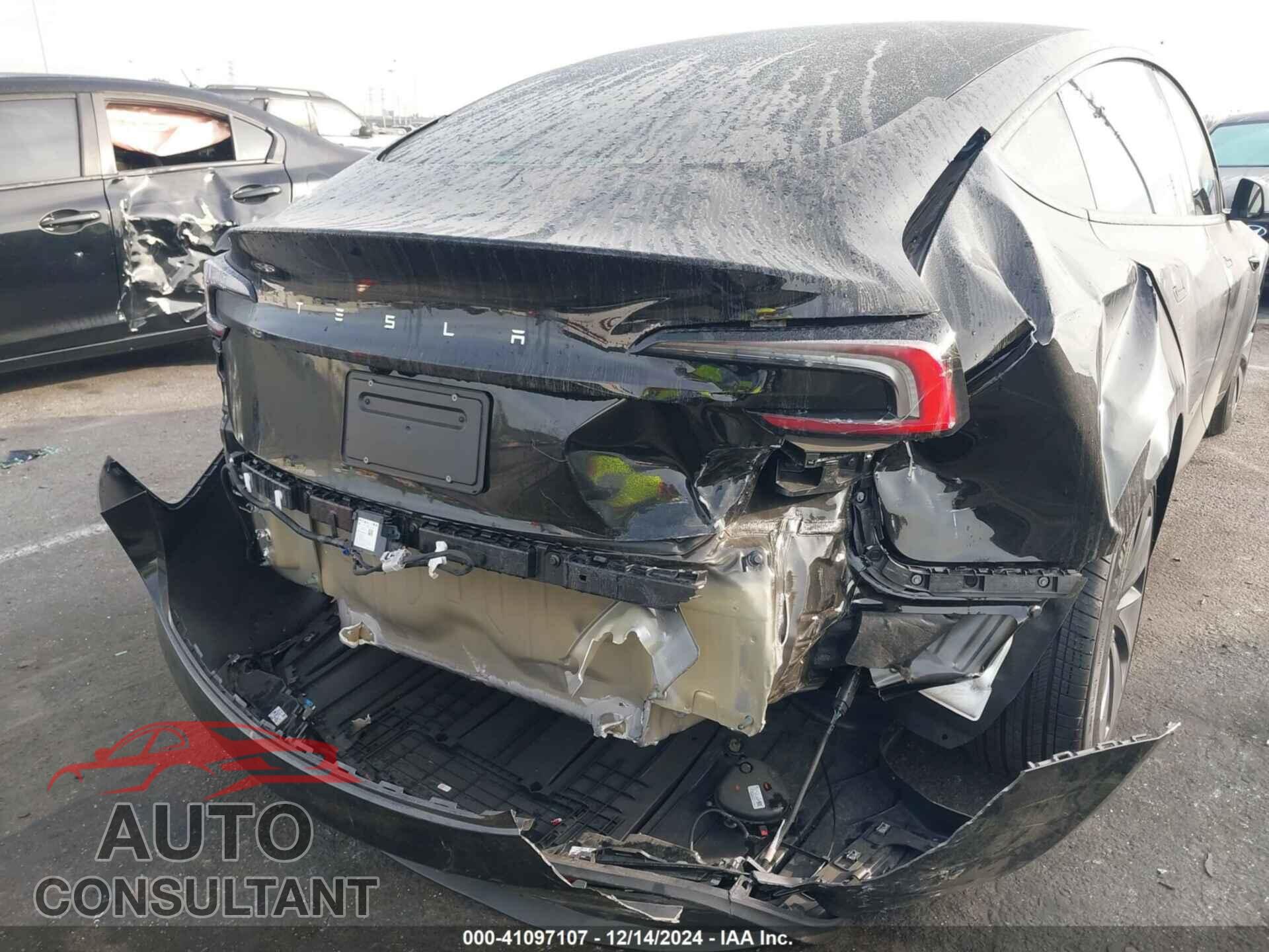 TESLA MODEL 3 2024 - 5YJ3E1EA1RF846819