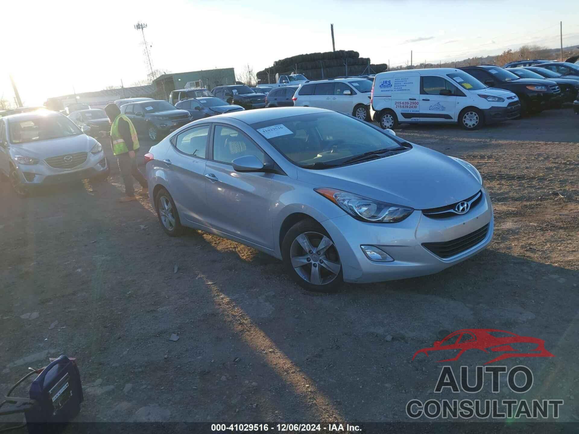 HYUNDAI ELANTRA 2013 - KMHDH4AE2DU904793