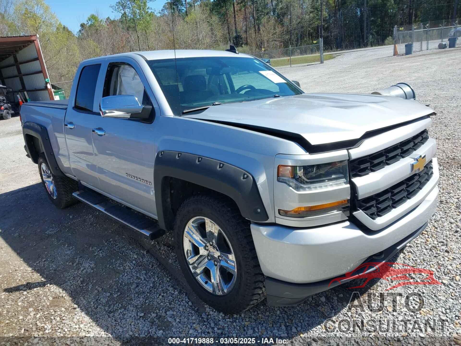 CHEVROLET SILVERADO 1500 2018 - 1GCRCPEC3JZ117322