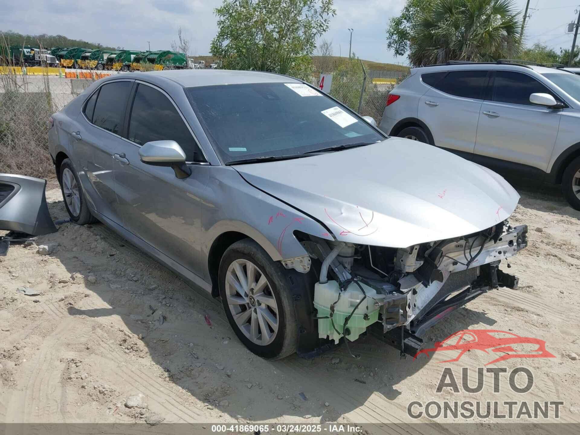 TOYOTA CAMRY 2022 - 4T1C11AK4NU668427