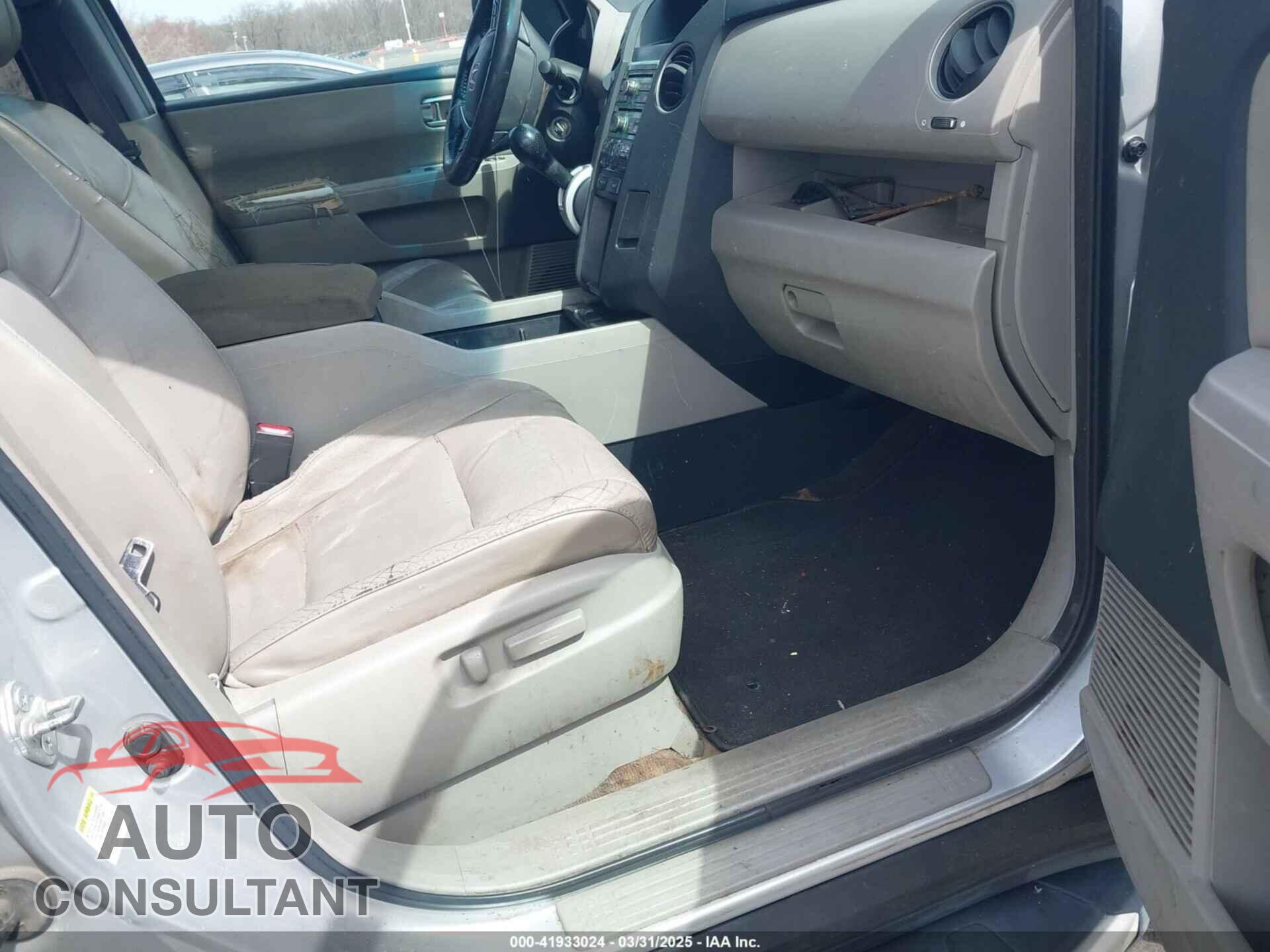 HONDA PILOT 2011 - 5FNYF4H68BB017361