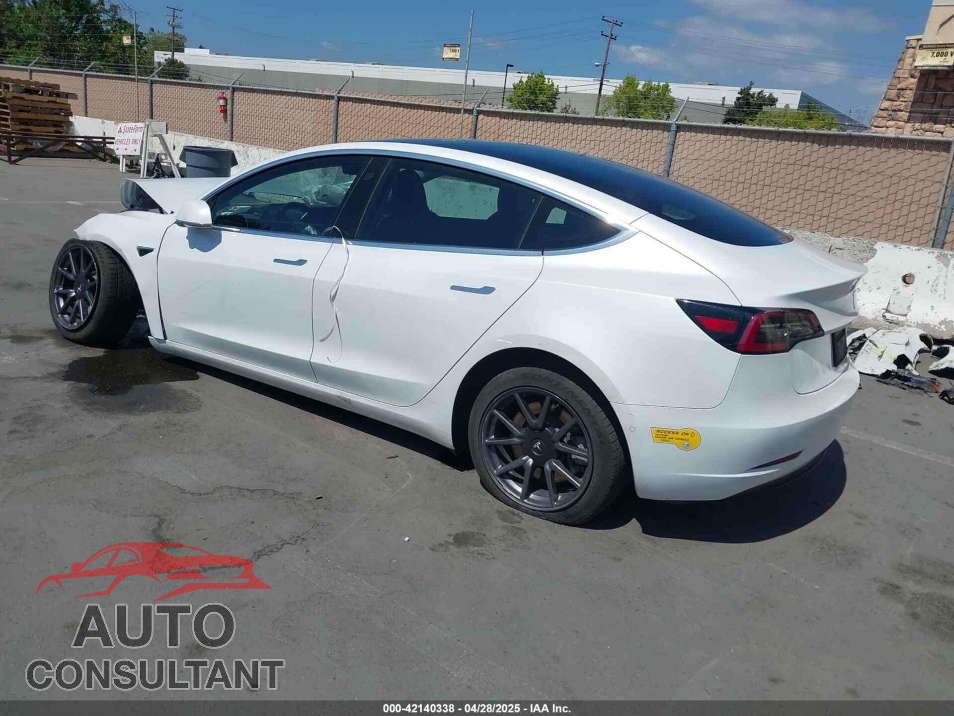 TESLA MODEL 3 2020 - 5YJ3E1EAXLF590591