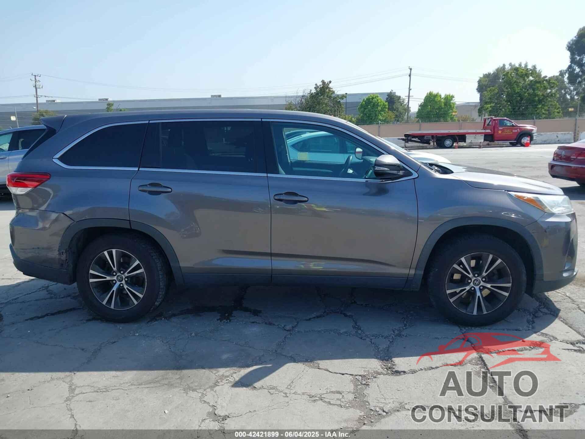 TOYOTA HIGHLANDER 2019 - 5TDZZRFH6KS326822