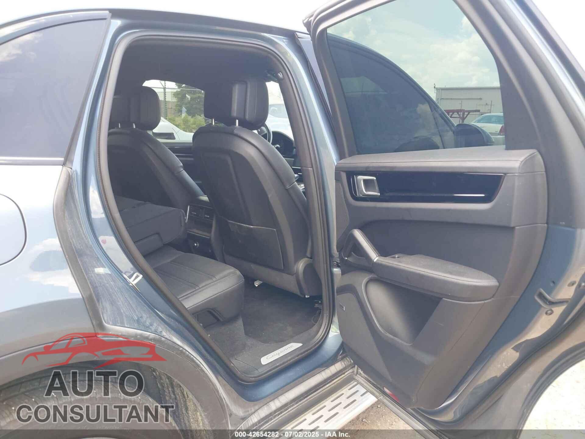 PORSCHE CAYENNE 2019 - WP1AA2AY1KDA15618