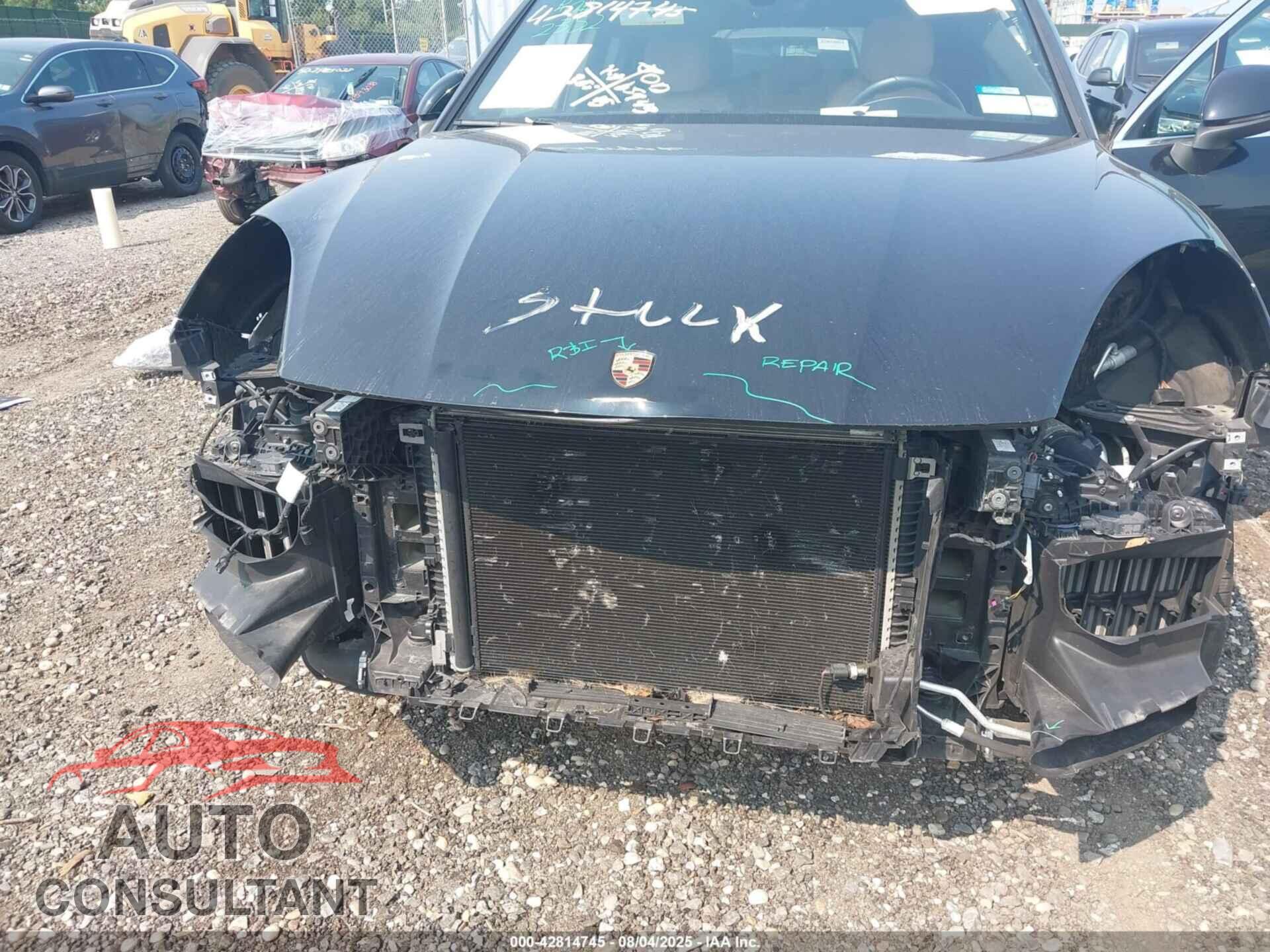 PORSCHE CAYENNE 2019 - WP1AA2AY4KDA18142