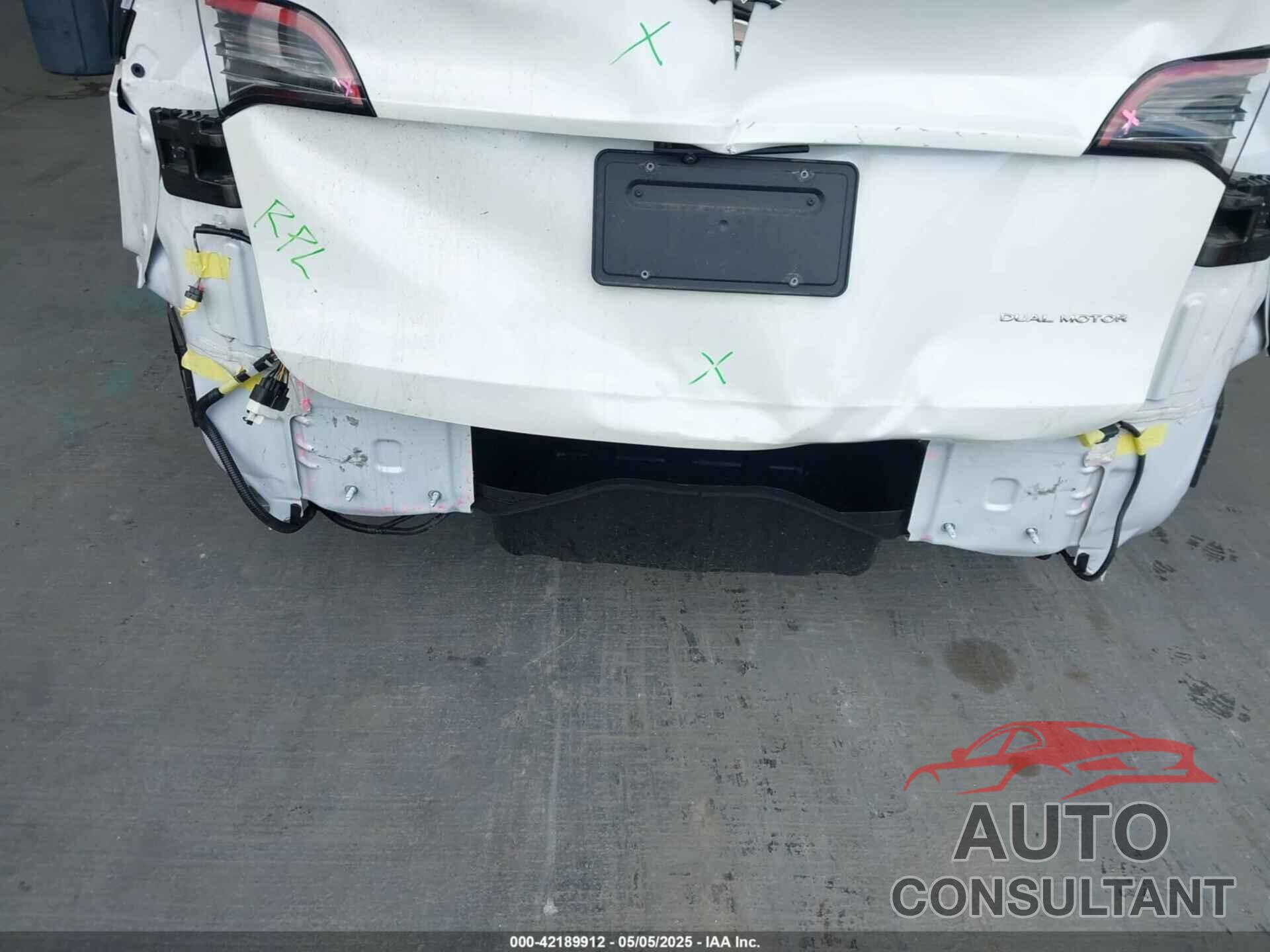 TESLA MODEL Y 2022 - 7SAYGDEE7NF460942