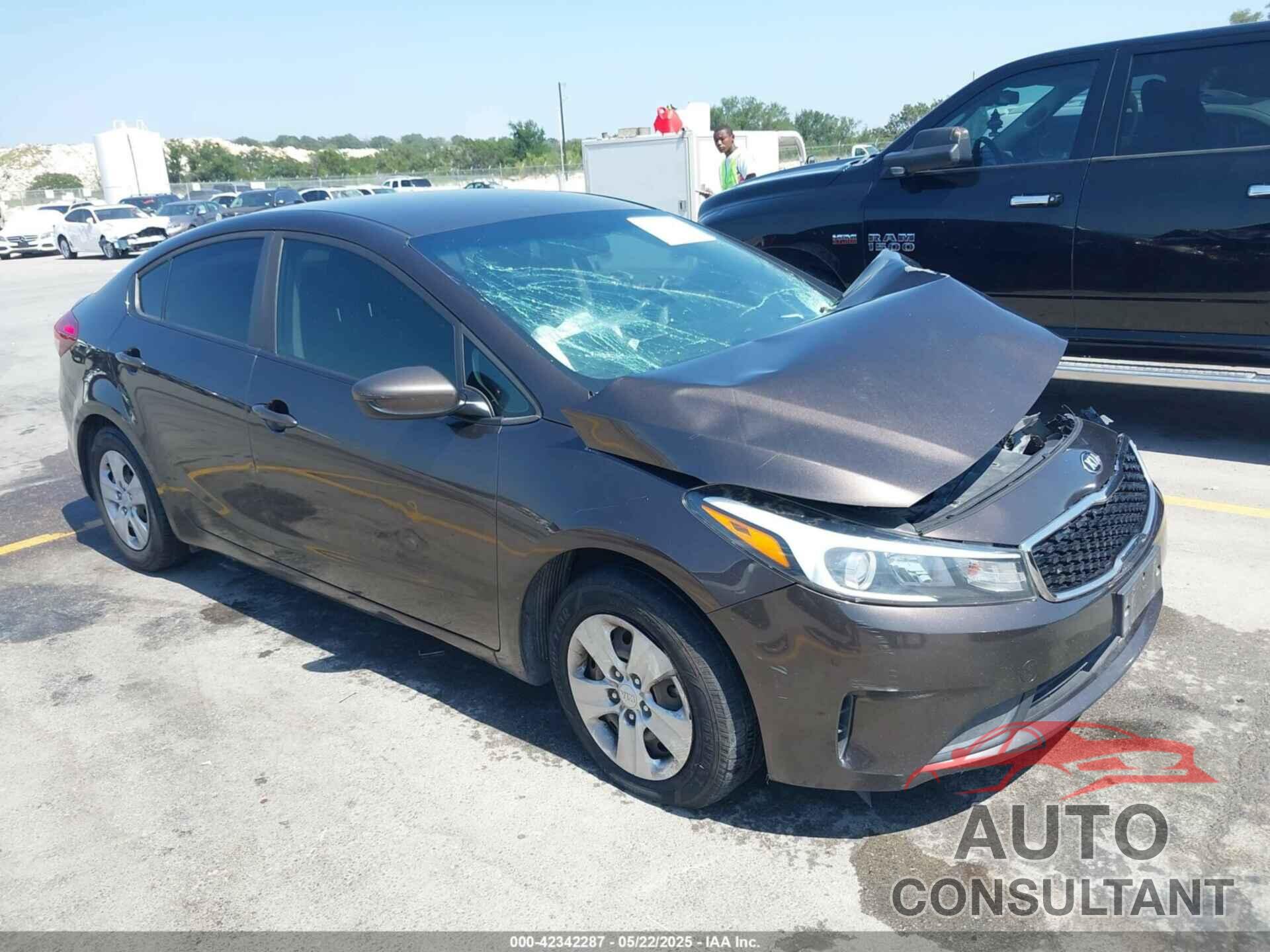 KIA FORTE 2018 - 3KPFK4A76JE194226