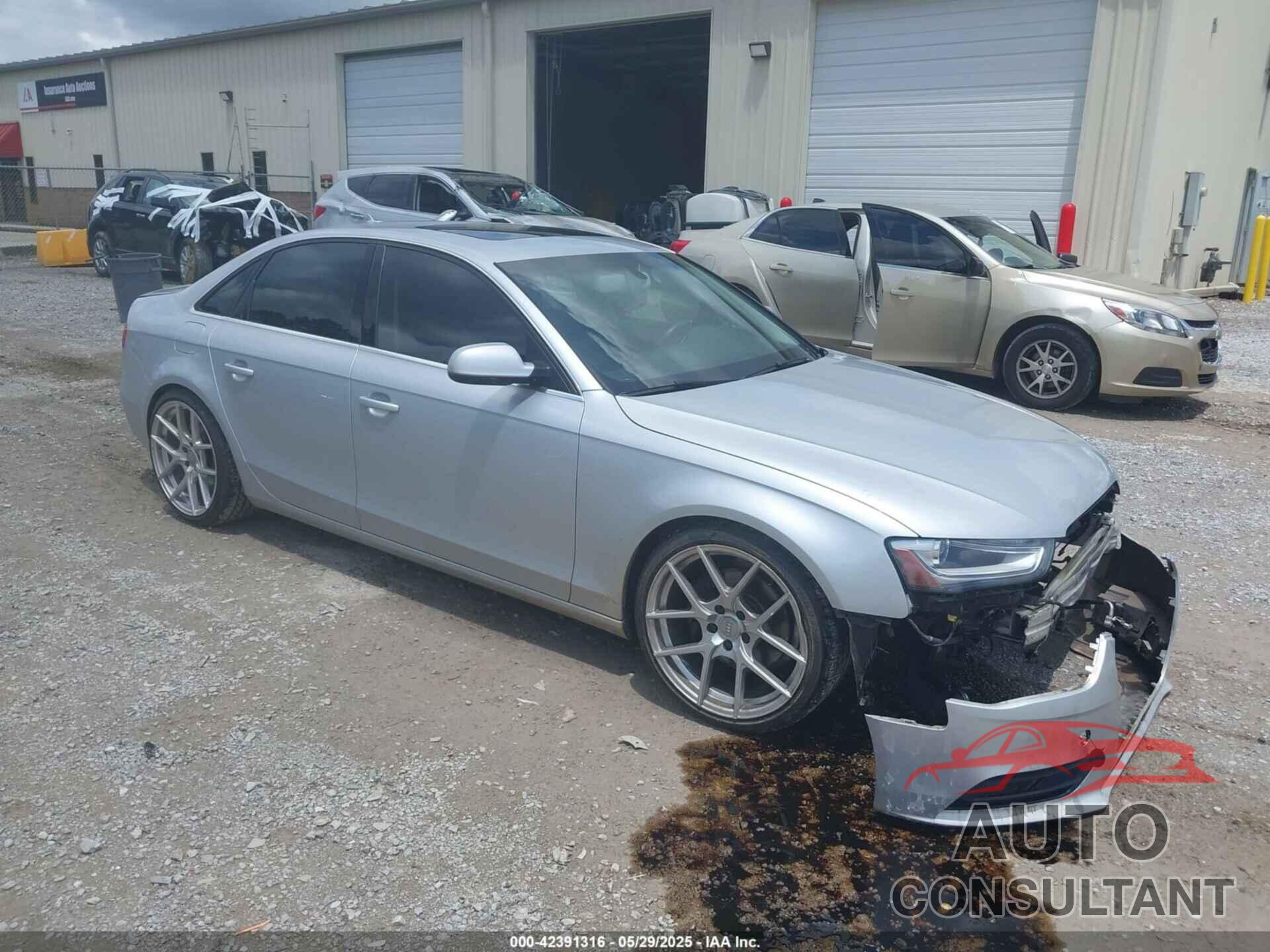 AUDI A4 2013 - WAUEFAFLXDN042130