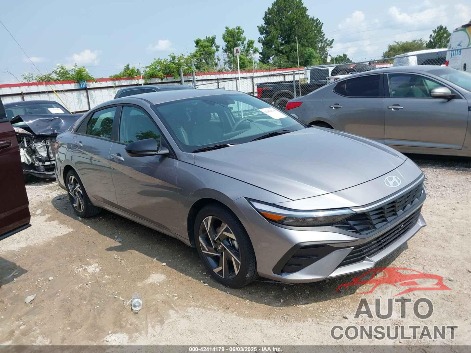 HYUNDAI ELANTRA 2025 - KMHLM4DG1SU985867