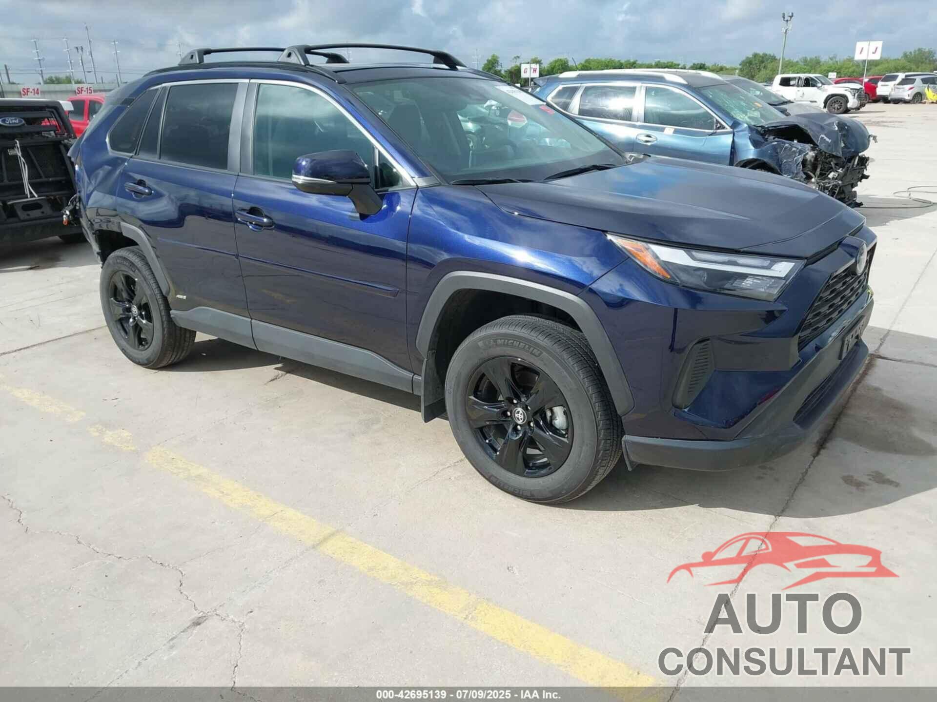 TOYOTA RAV4 2024 - 2T3RWRFV4RW239153