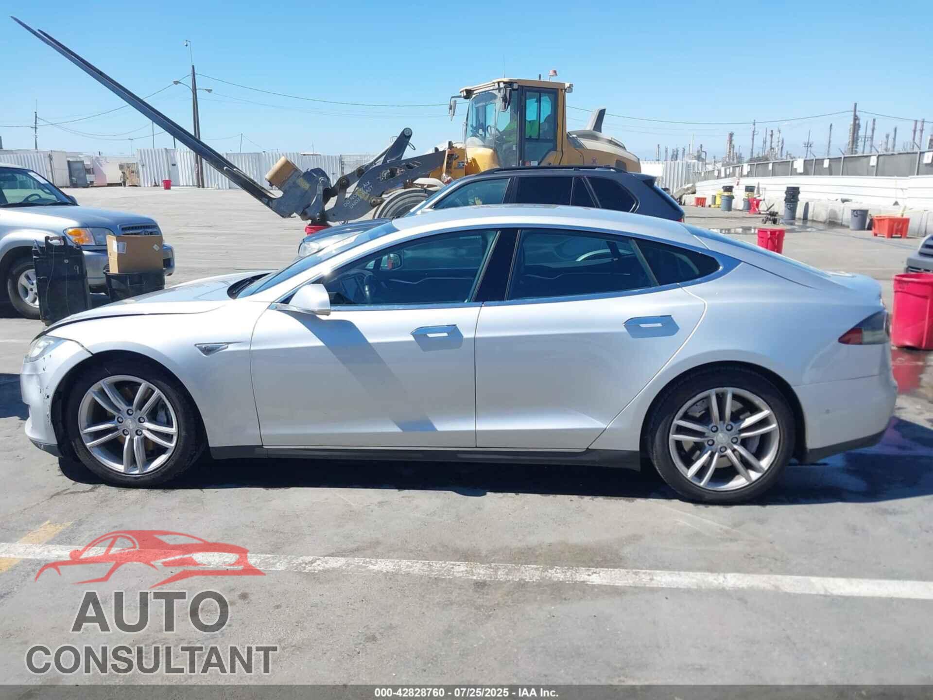 TESLA MODEL S 2015 - 5YJSA1E13FF115411
