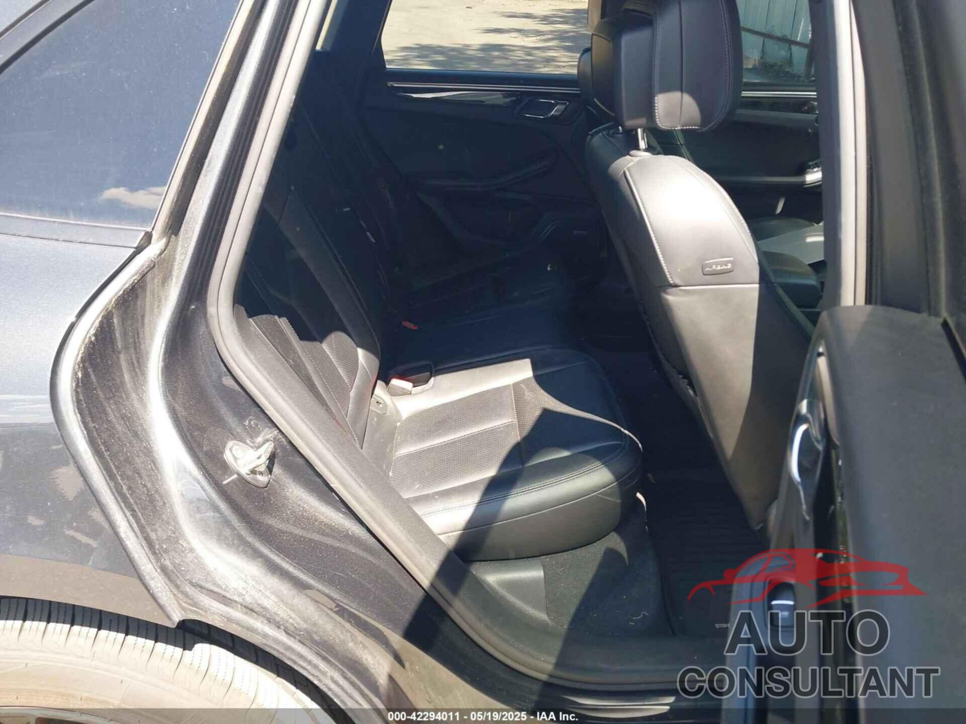 PORSCHE MACAN 2017 - WP1AA2A54HLB06208