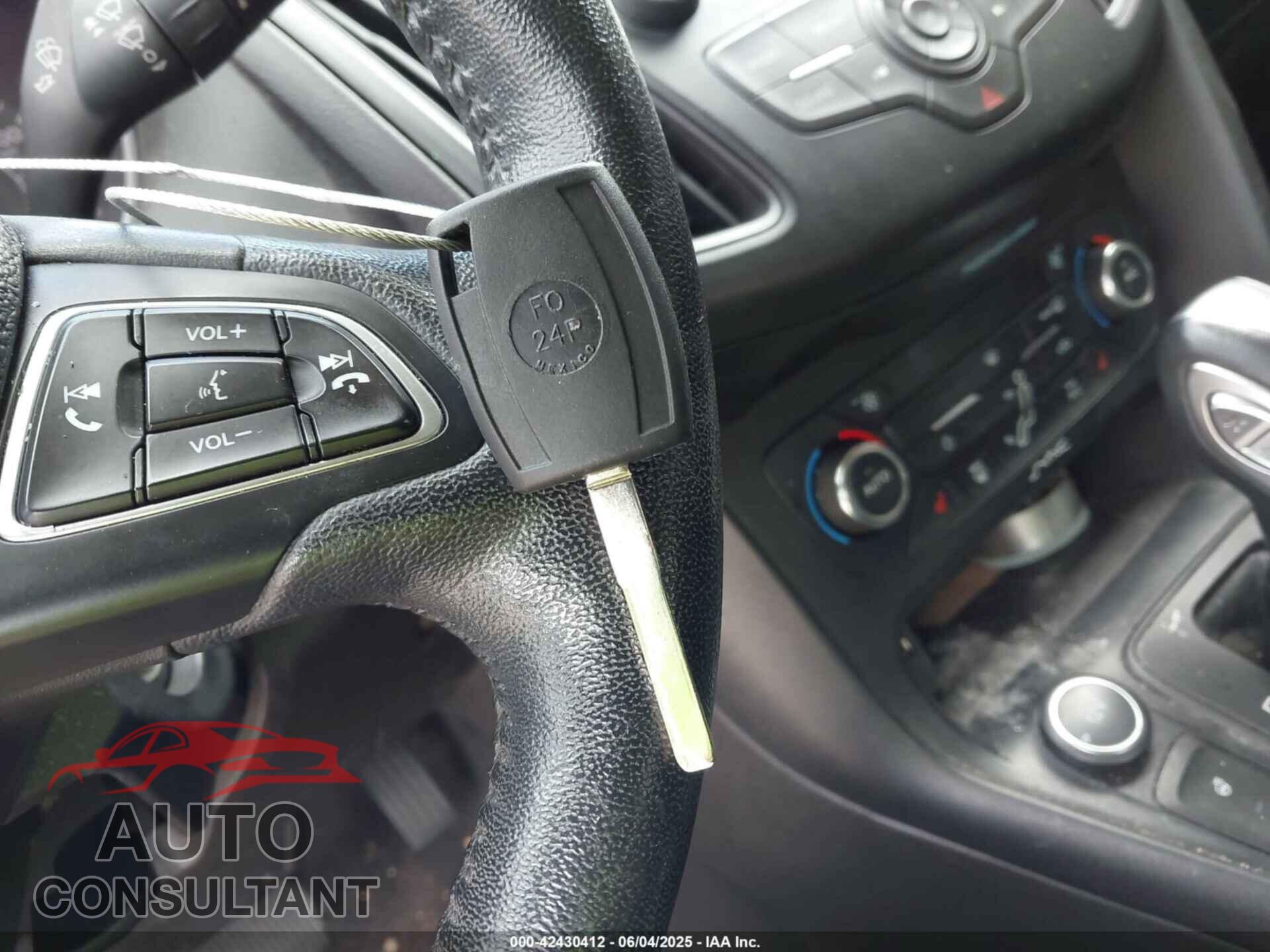 FORD FOCUS 2016 - 1FADP3FE3GL280819
