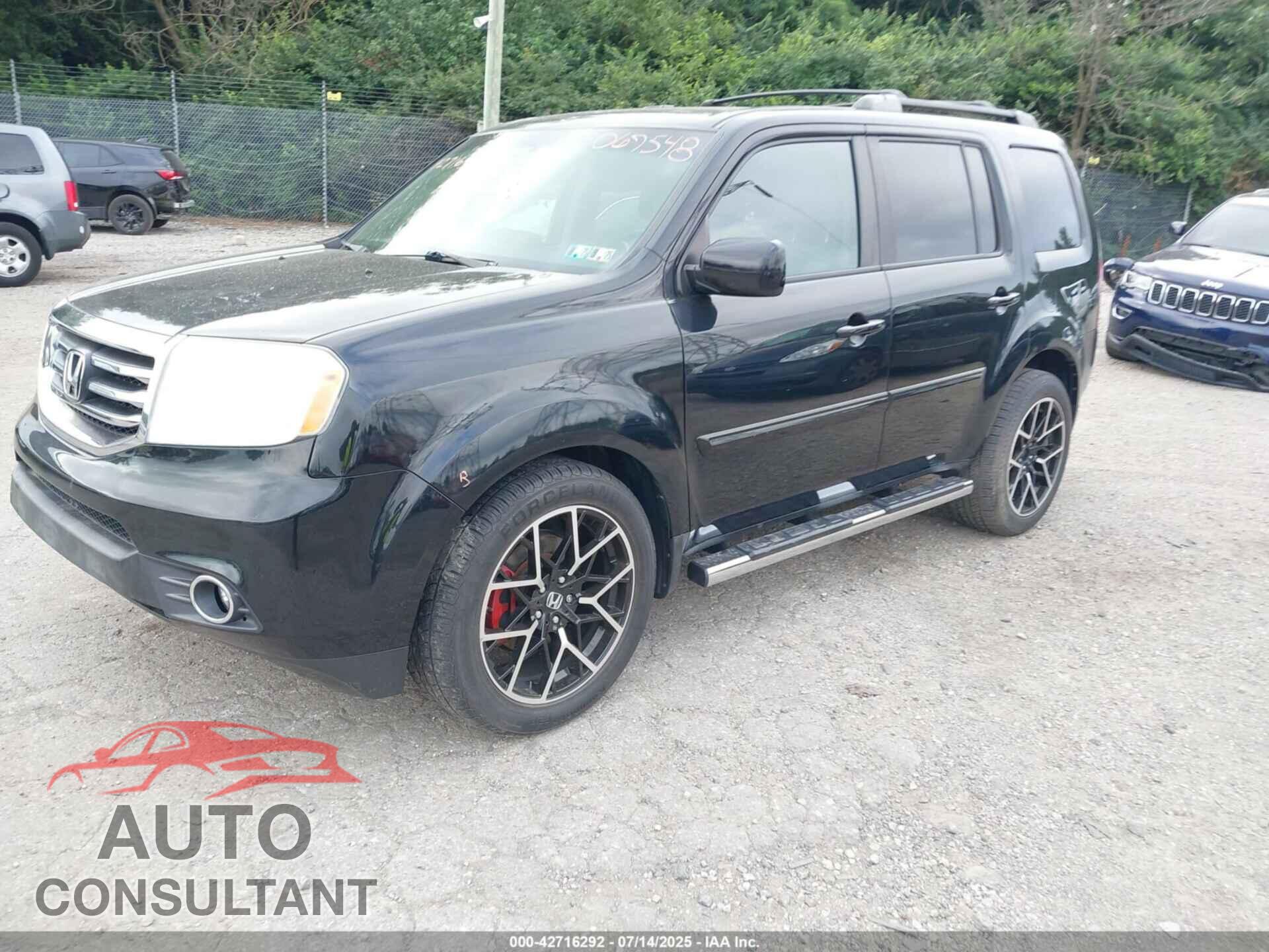 HONDA PILOT 2013 - 5FNYF4H48DB067548