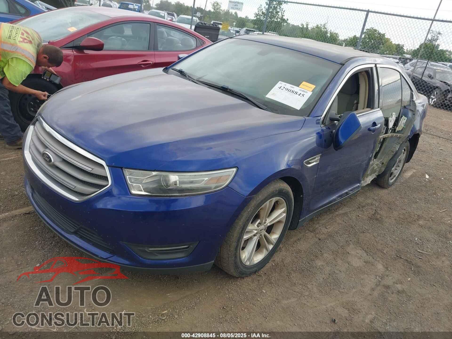 FORD TAURUS 2014 - 1FAHP2E82EG156800
