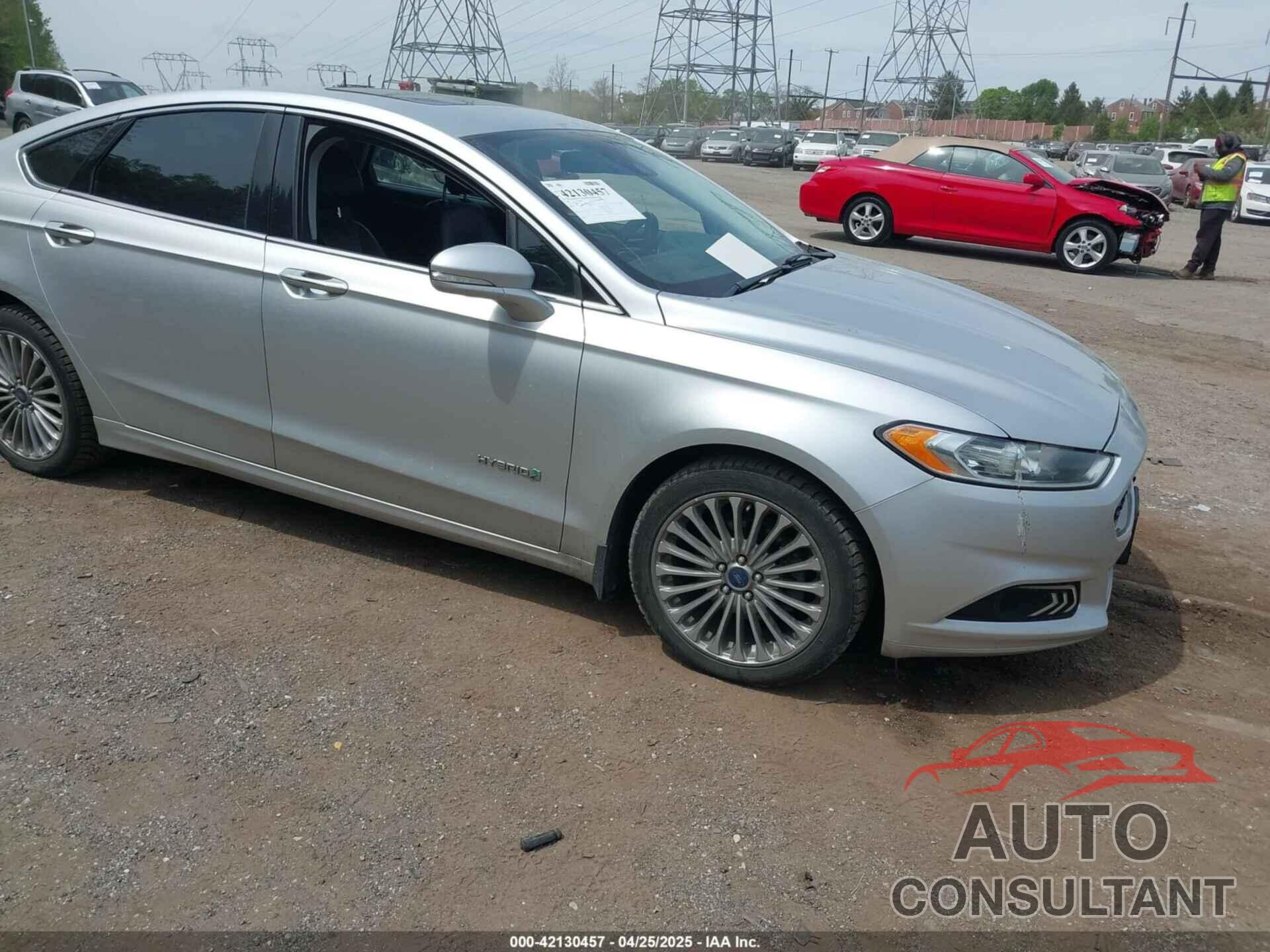 FORD FUSION HYBRID 2013 - 3FA6P0RU7DR281902