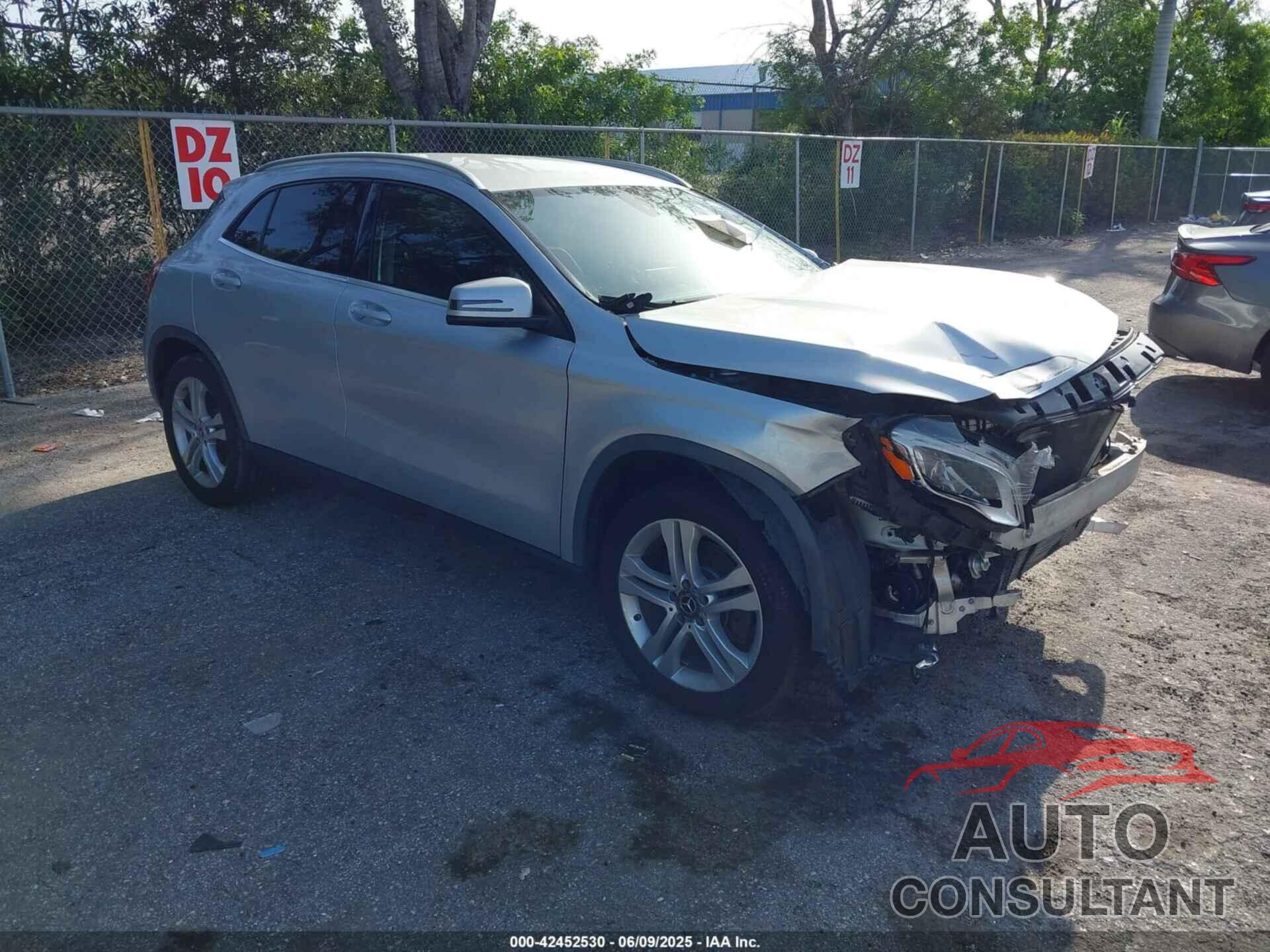 MERCEDES-BENZ GLA 250 2019 - WDCTG4EB7KU007608