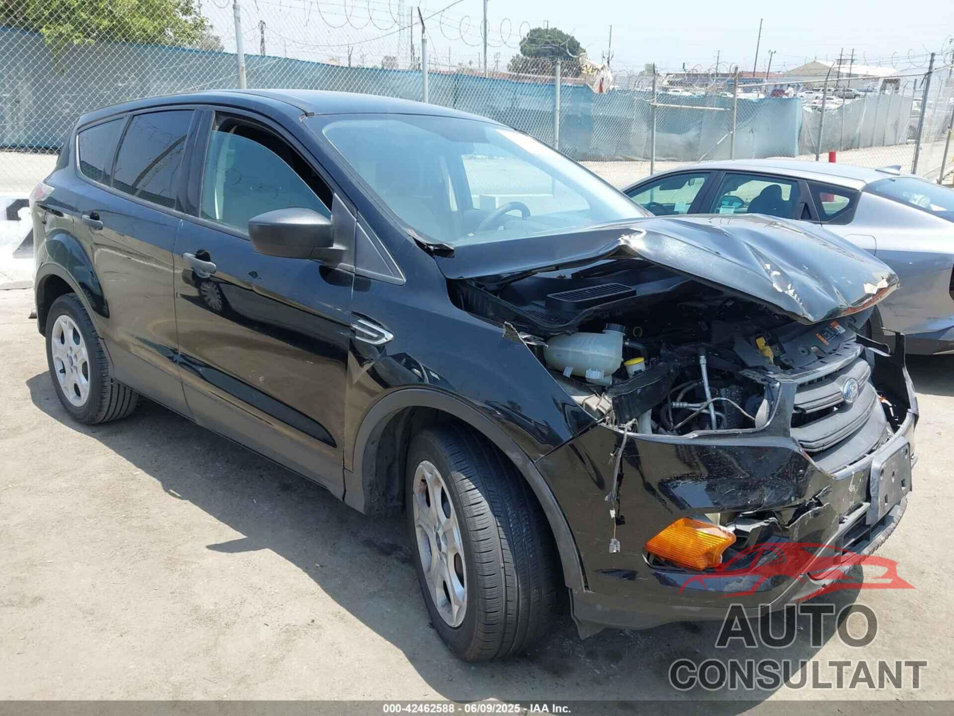 FORD ESCAPE 2017 - 1FMCU0F77HUB29746