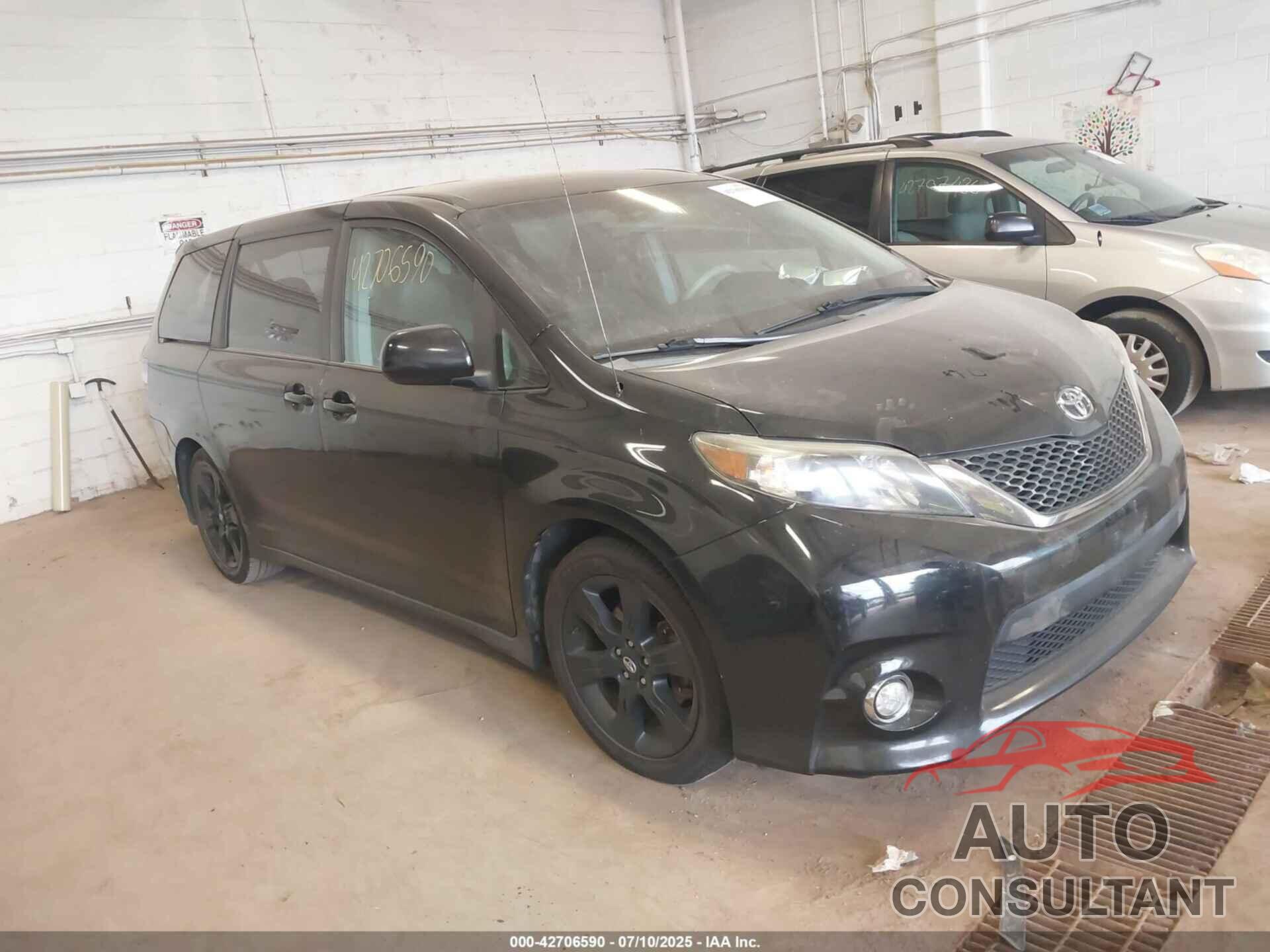 TOYOTA SIENNA 2011 - 5TDXK3DC0BS128298