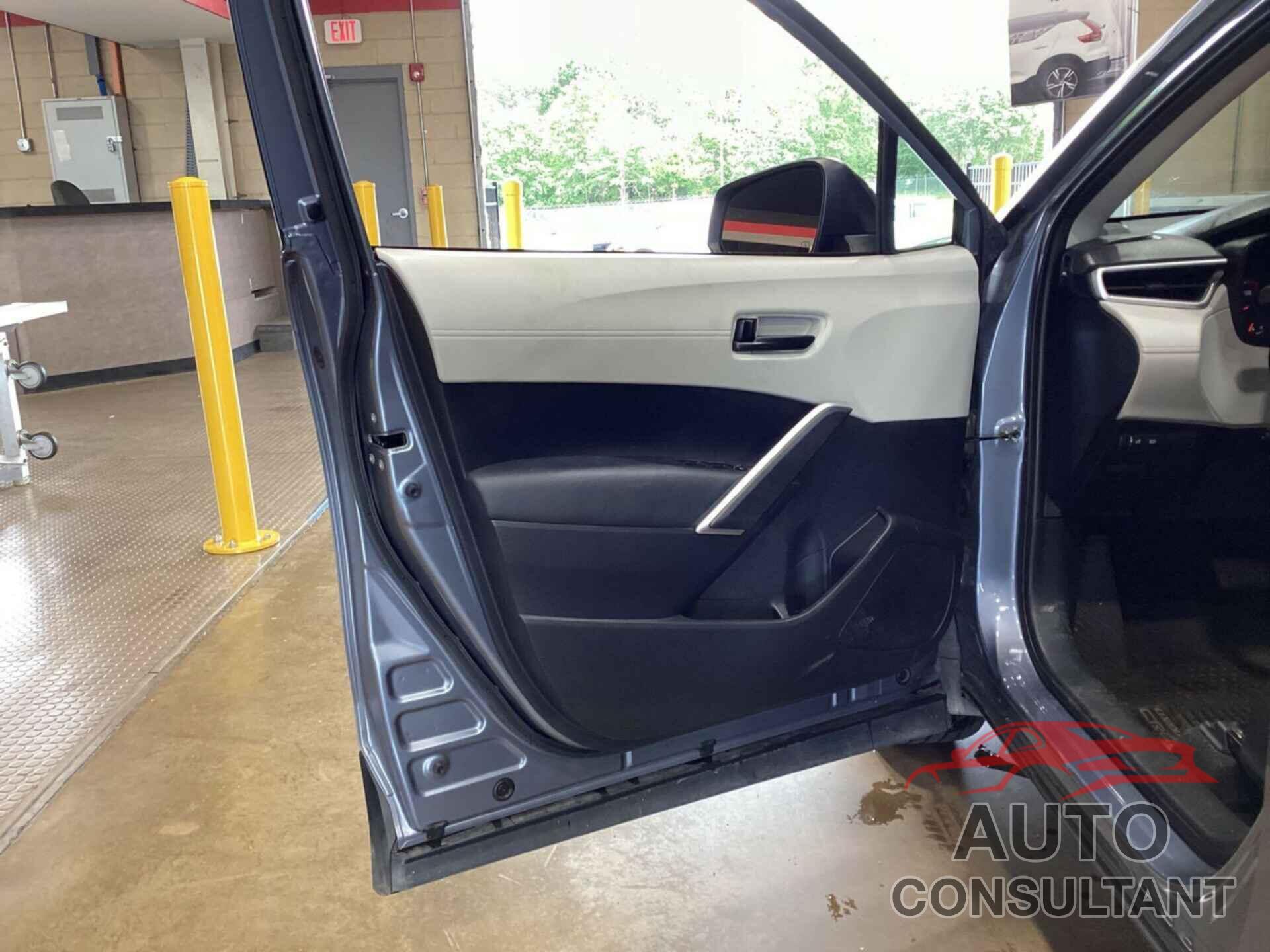 TOYOTA COROLLA CROSS 2022 - 7MUAAABG7NV020404