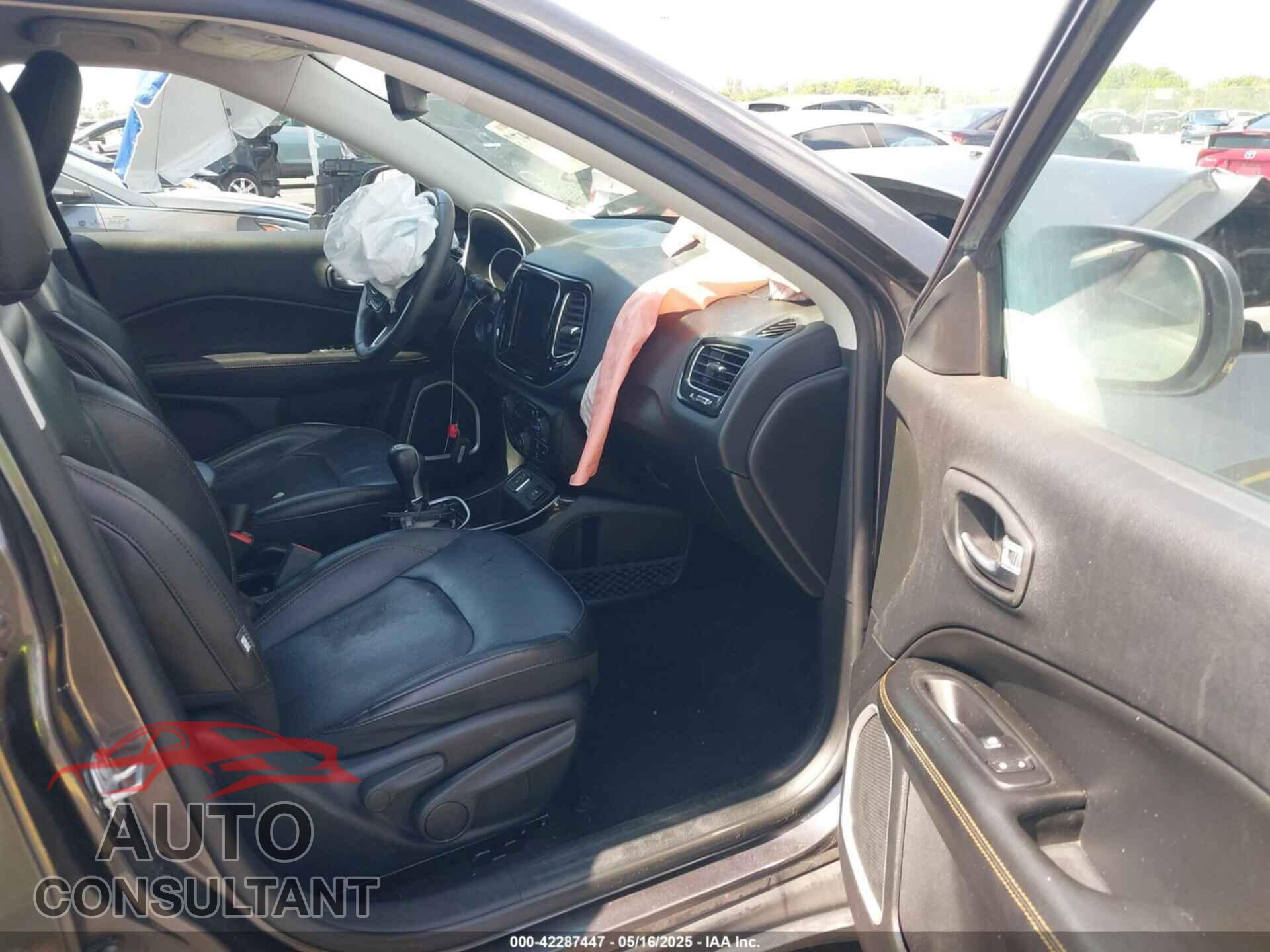 JEEP COMPASS 2019 - 3C4NJCCB2KT660077