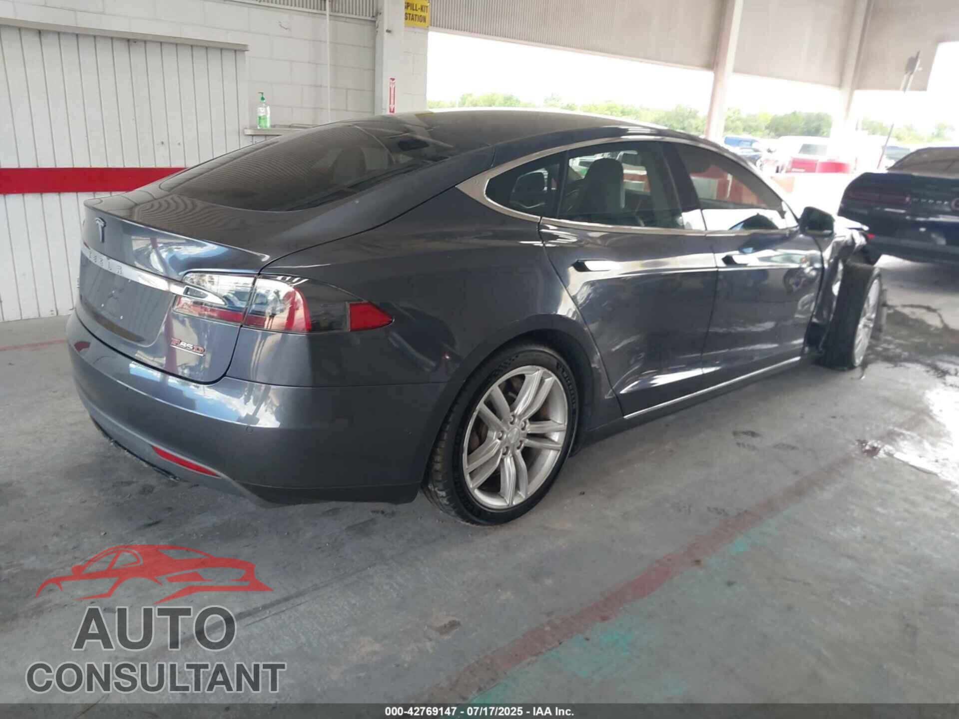 TESLA MODEL S 2015 - 5YJSA1S12FF100404