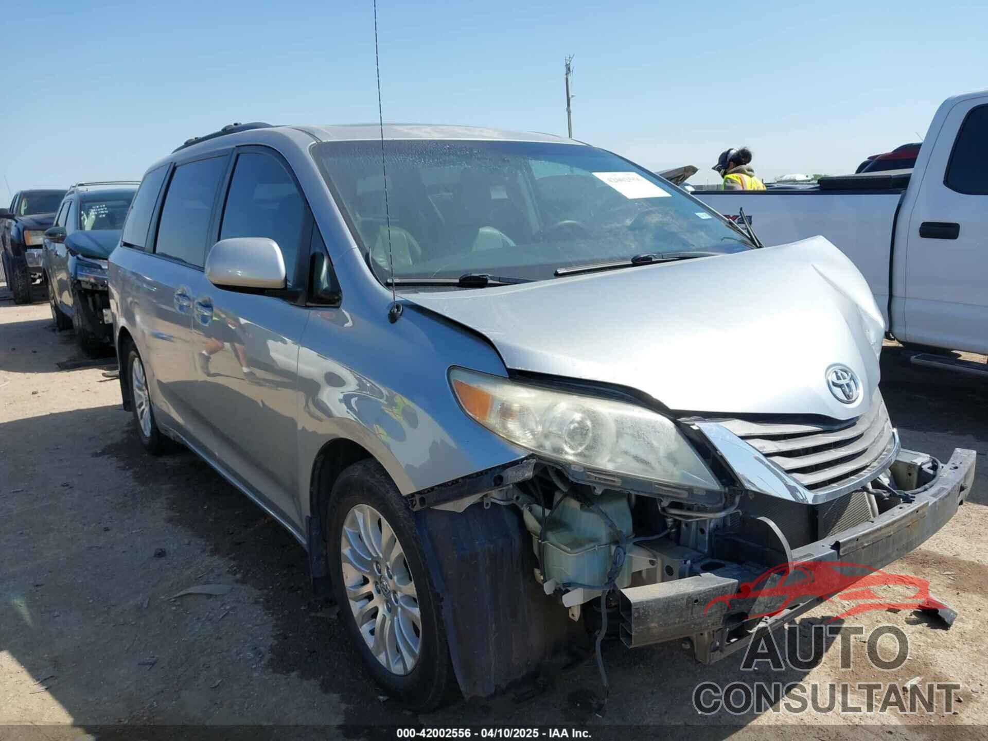 TOYOTA SIENNA 2011 - 5TDYK3DC2BS048831