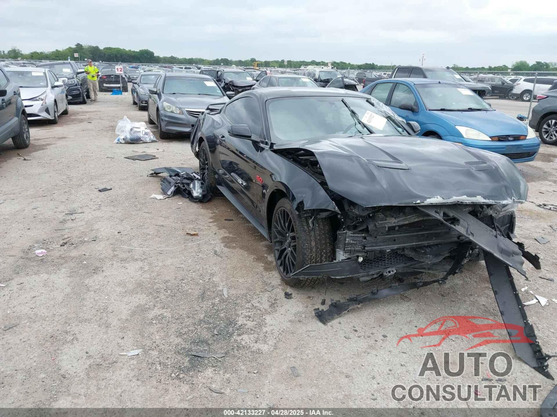 FORD MUSTANG 2020 - 1FA6P8CF8L5124454