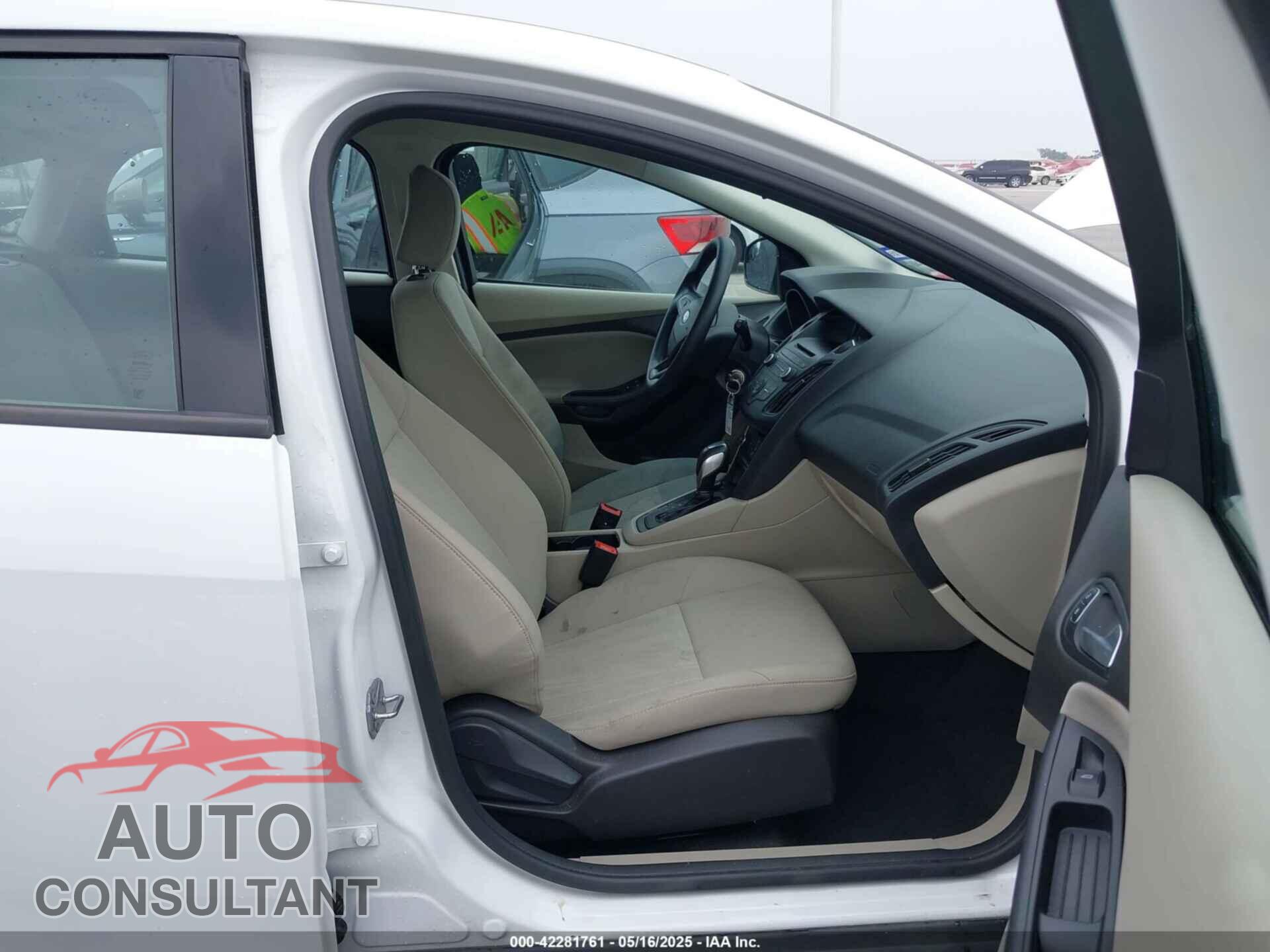 FORD FOCUS 2016 - 1FADP3K29GL298155