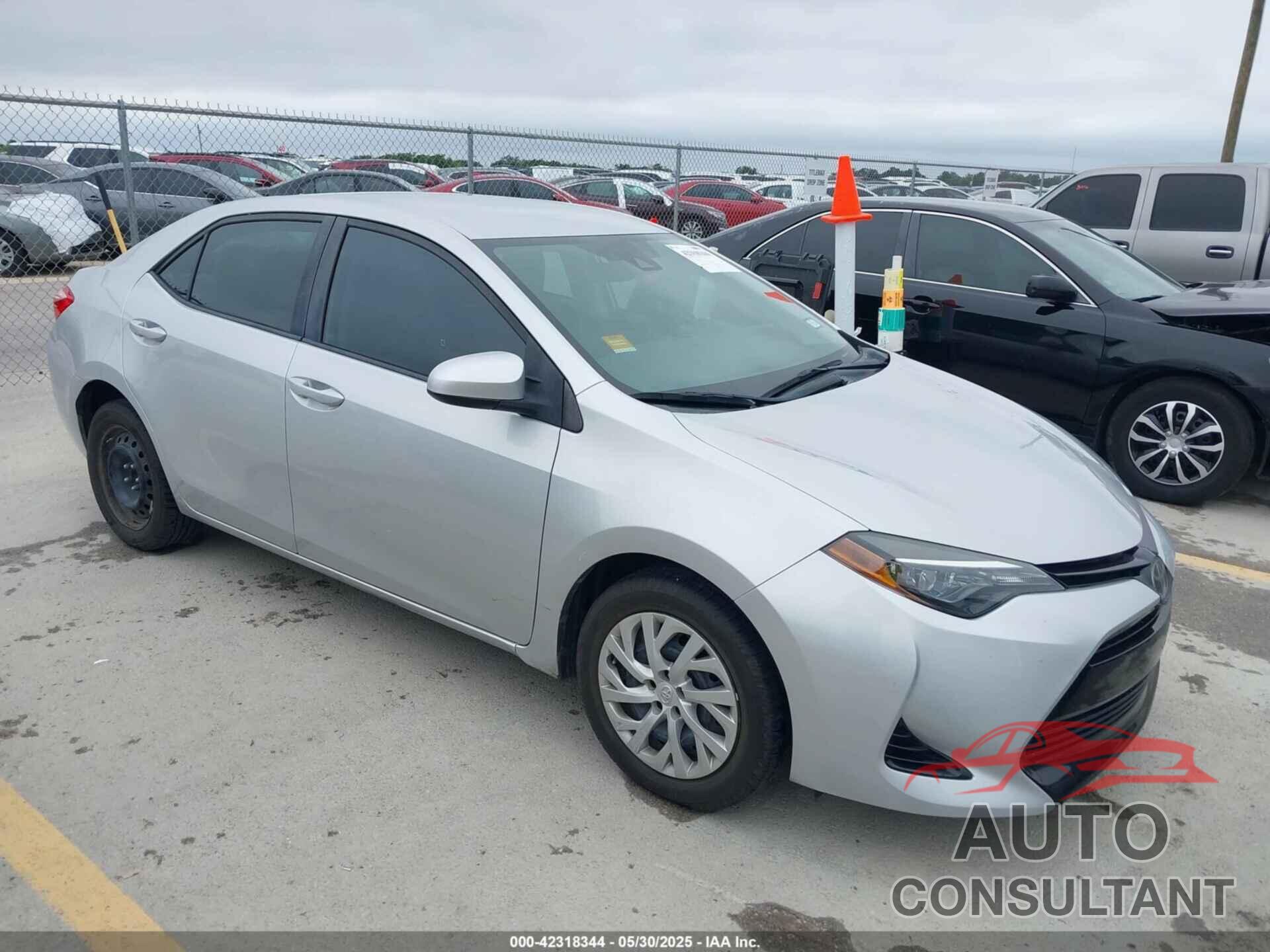 TOYOTA COROLLA 2018 - 5YFBURHE7JP822870