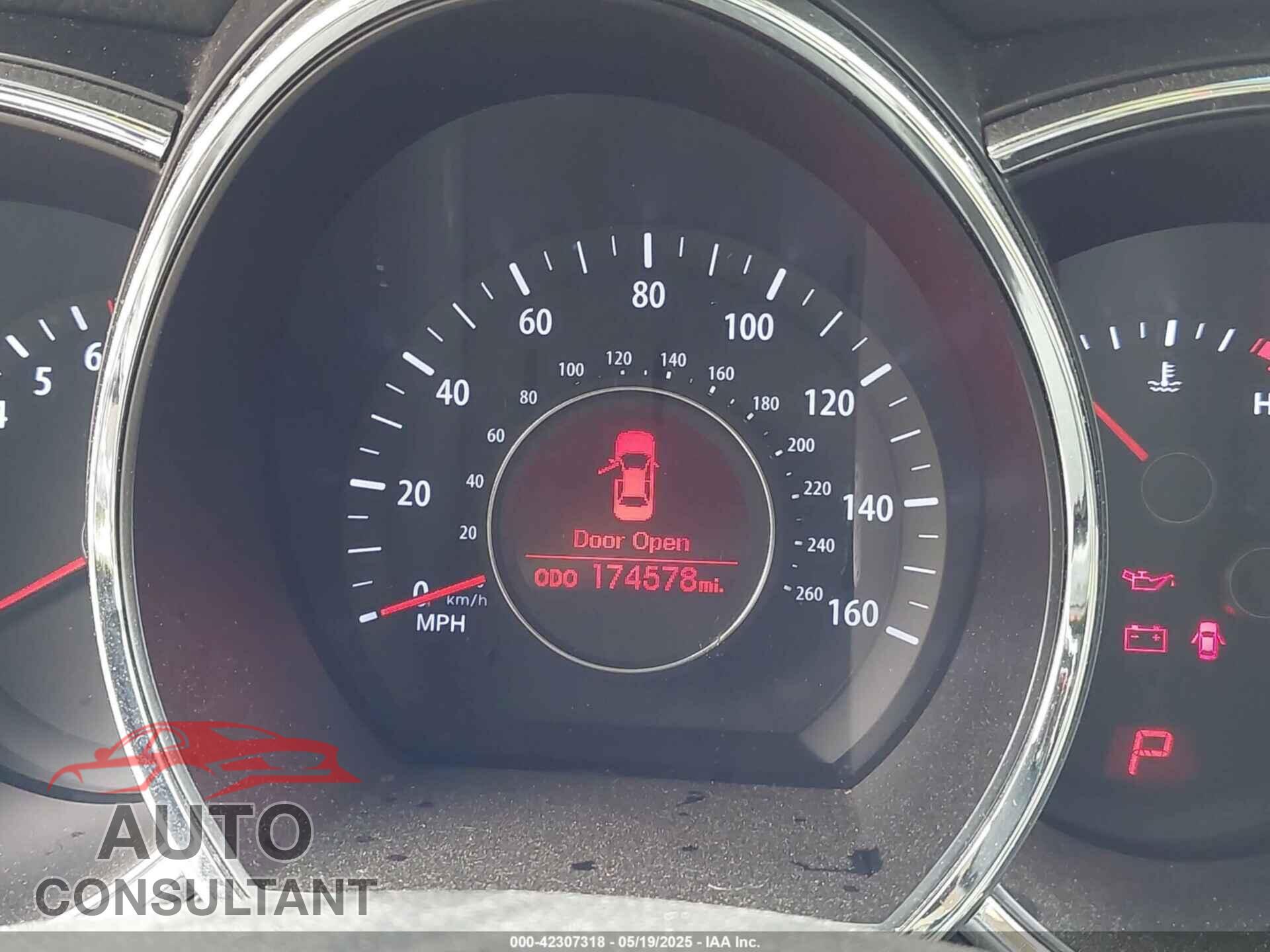 KIA OPTIMA 2011 - KNAGM4A77B5136232