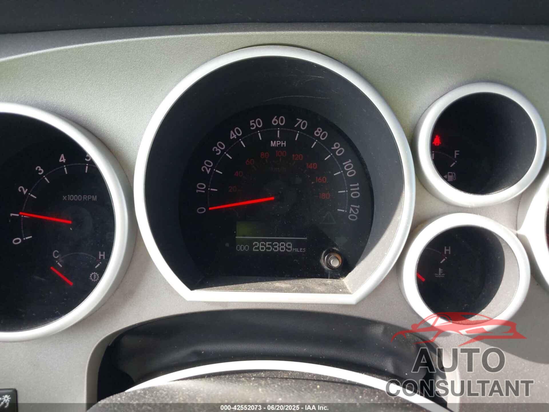 TOYOTA TUNDRA 2011 - 5TFBY5F12BX205649