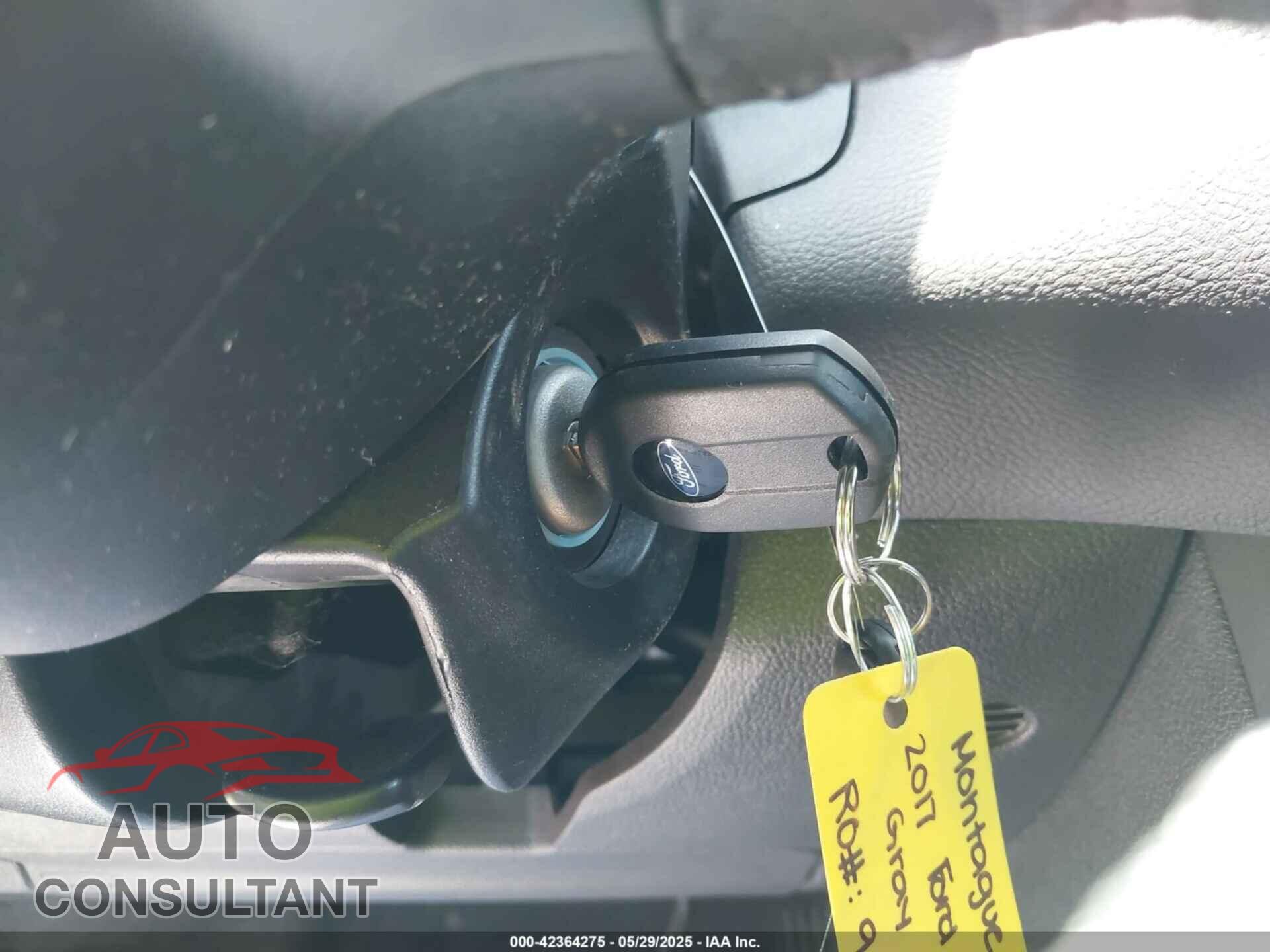 FORD FOCUS 2017 - 1FADP3M29HL324008
