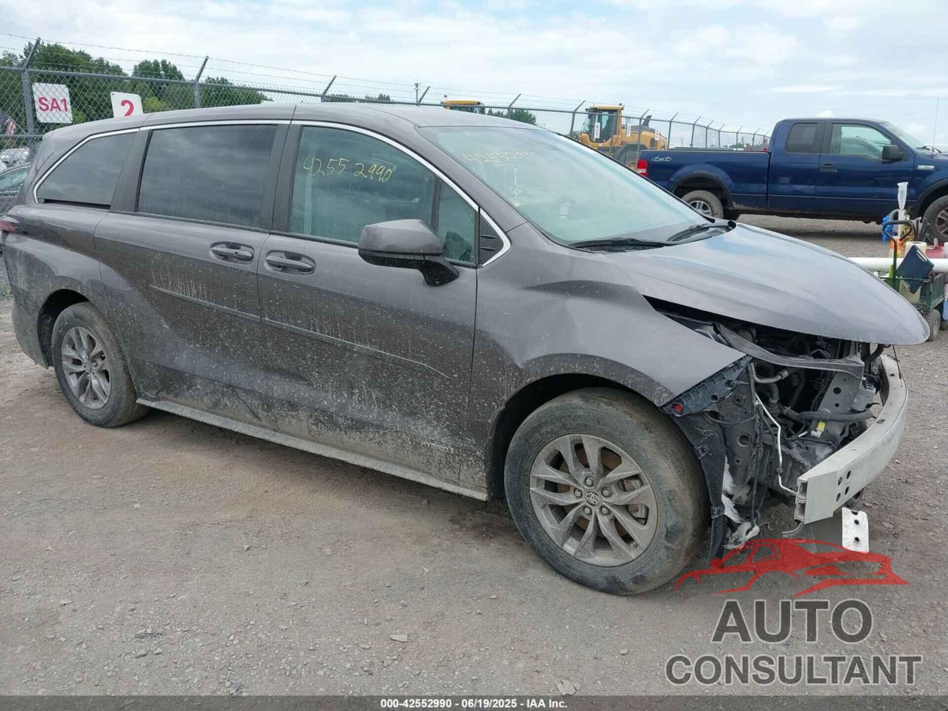 TOYOTA SIENNA 2021 - 5TDKRKEC9MS034194
