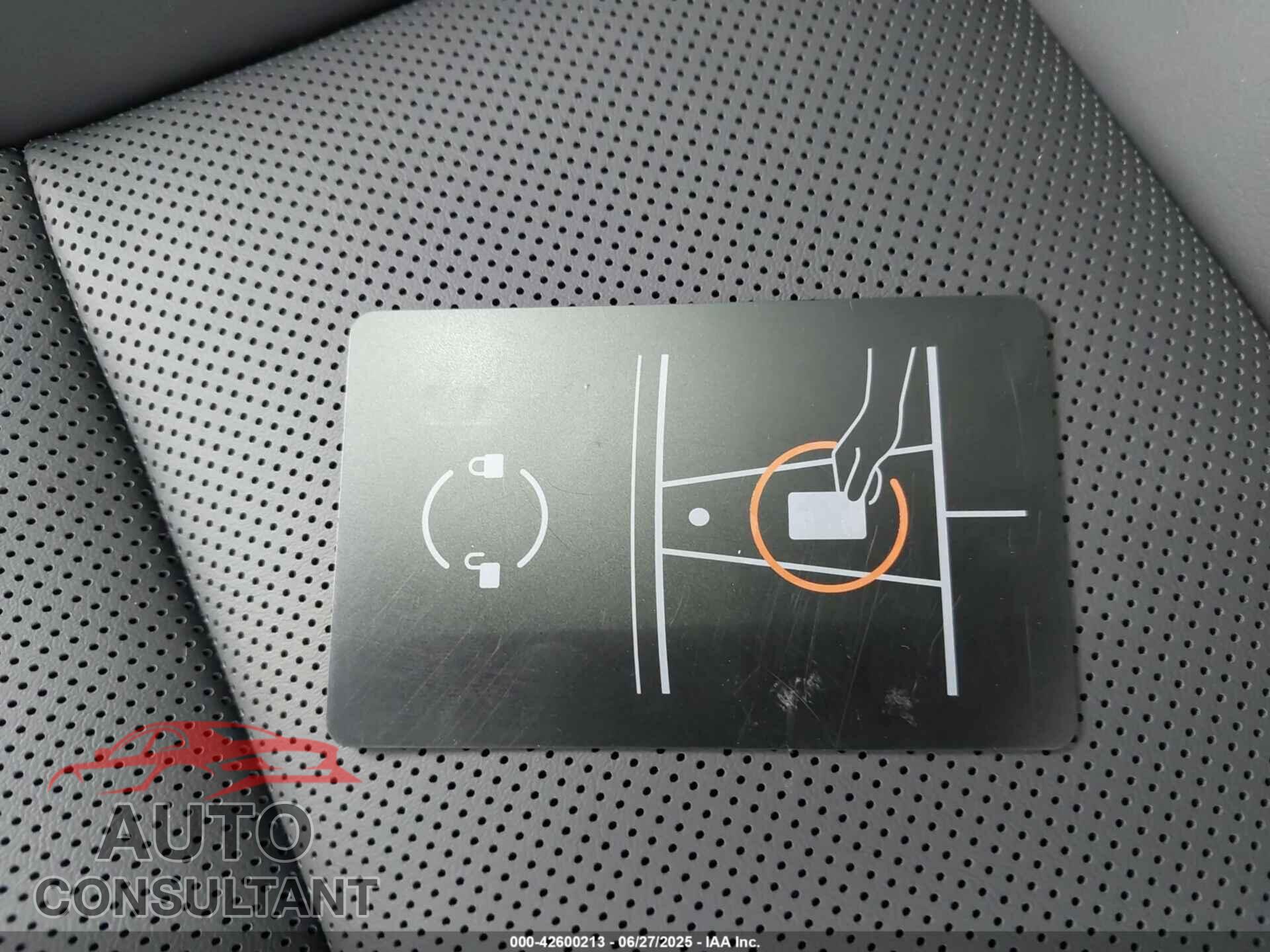 TESLA MODEL 3 2025 - 5YJ3E1EA6SF035121