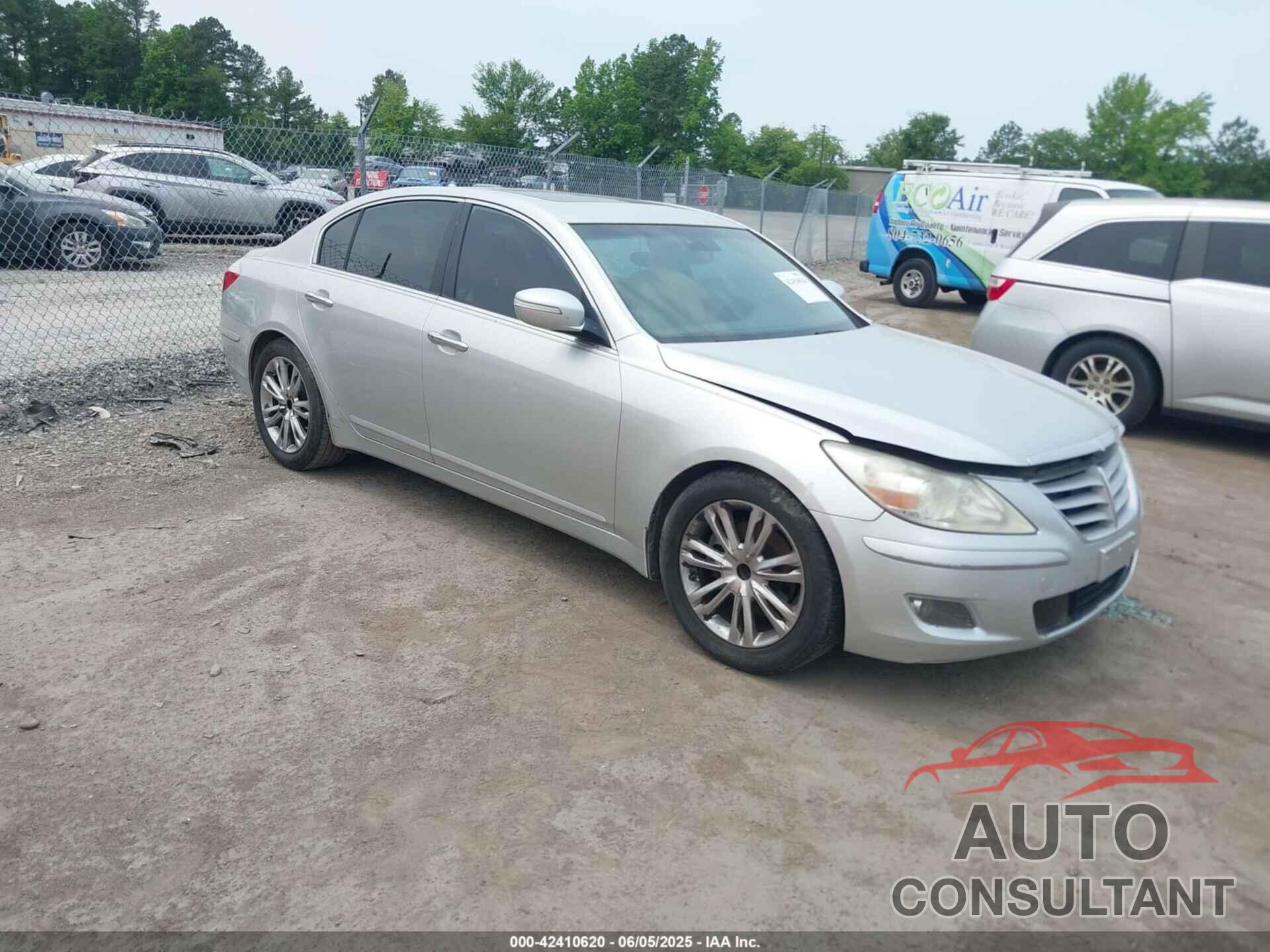HYUNDAI GENESIS 2011 - KMHGC4DE4BU121432