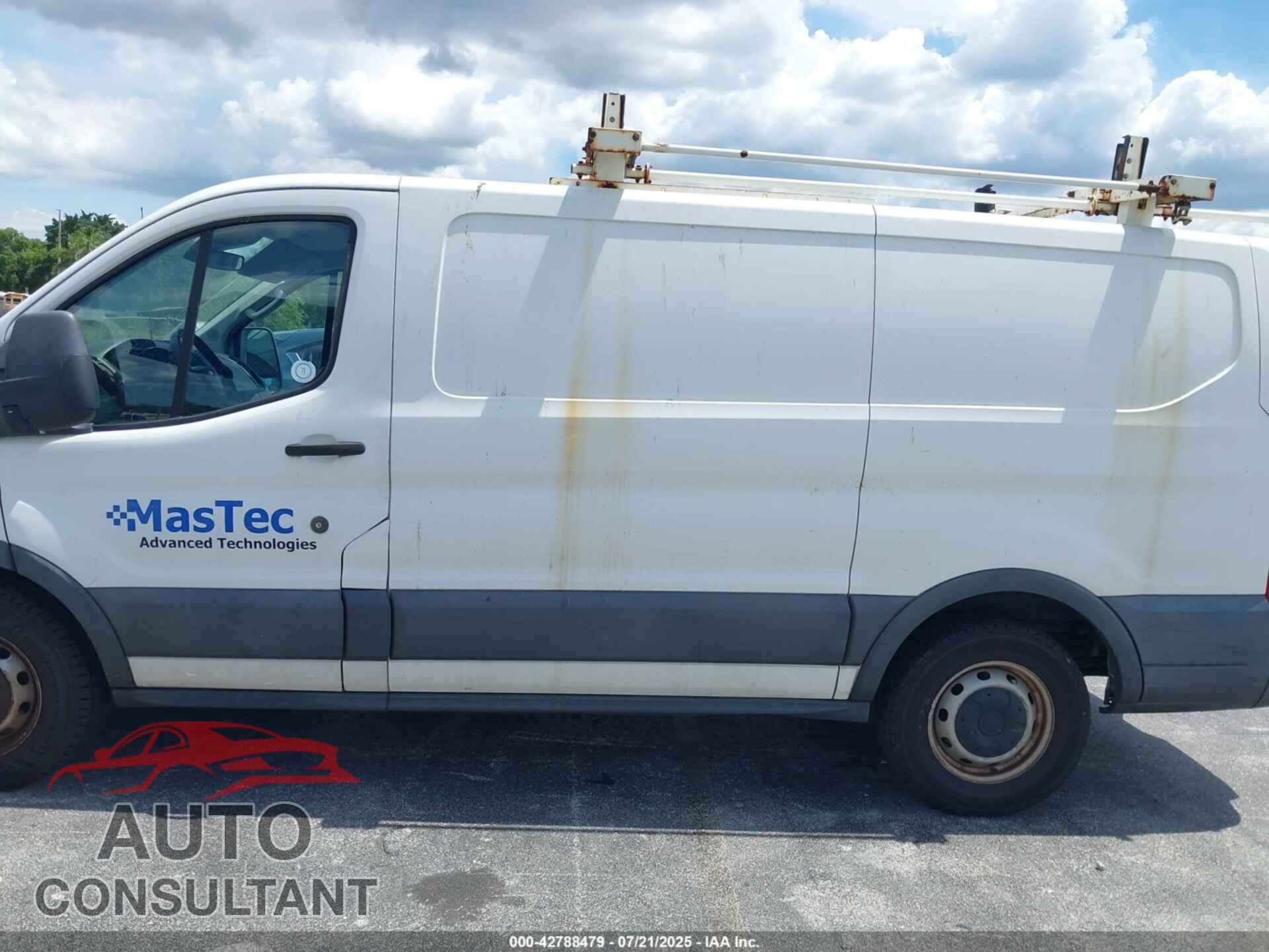 FORD TRANSIT-150 2017 - 1FTYE1YM0HKA68185