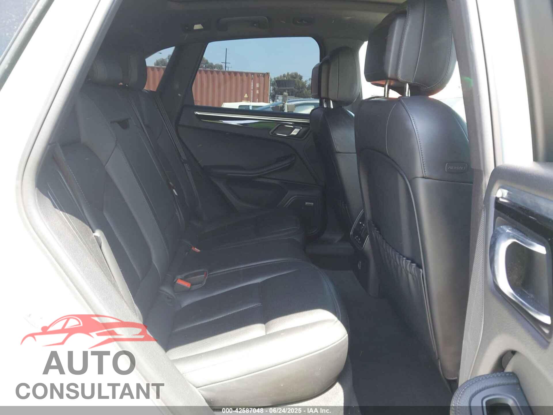 PORSCHE MACAN 2018 - WP1AA2A59JLB25522