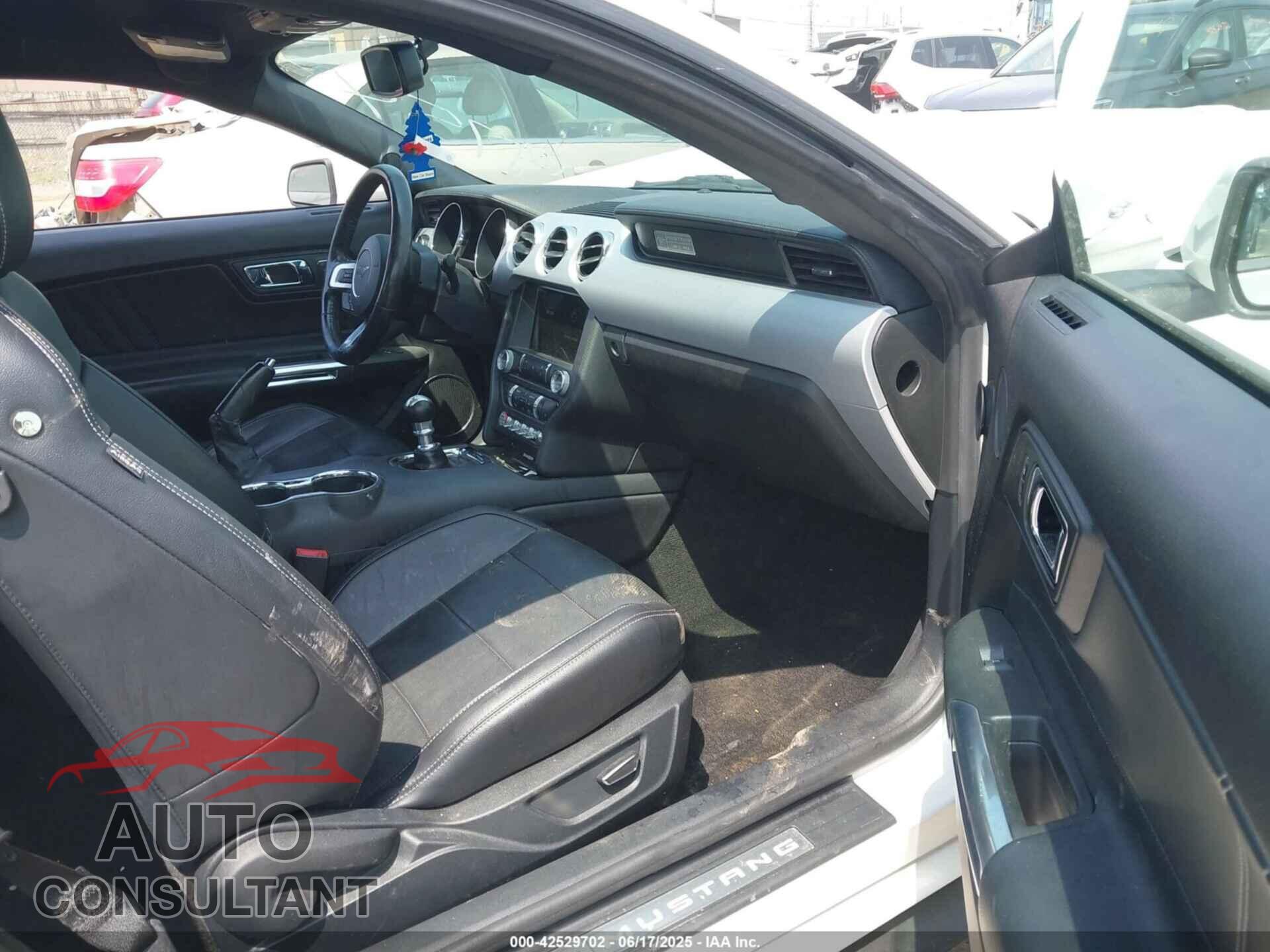 FORD MUSTANG 2017 - 1FA6P8TH8H5249754