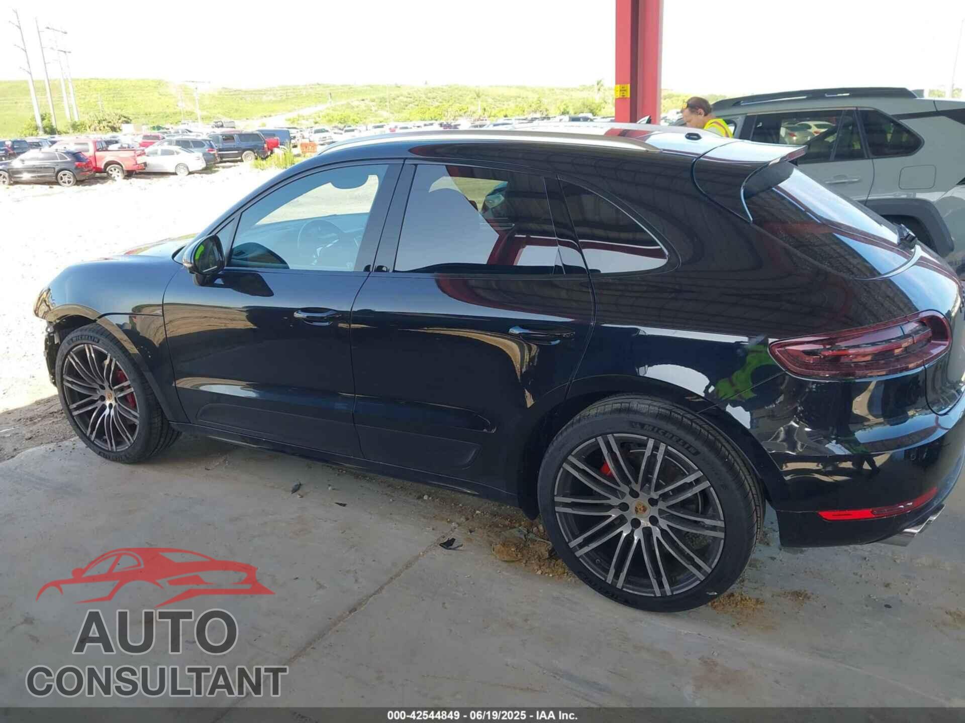 PORSCHE MACAN 2018 - WP1AG2A52JLB60403