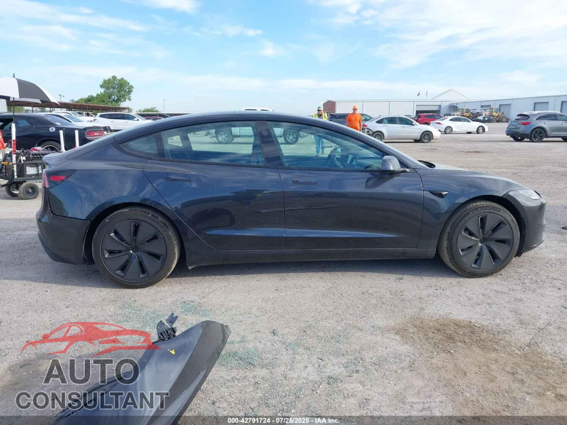 TESLA MODEL 3 2025 - 5YJ3E1EA5SF008458