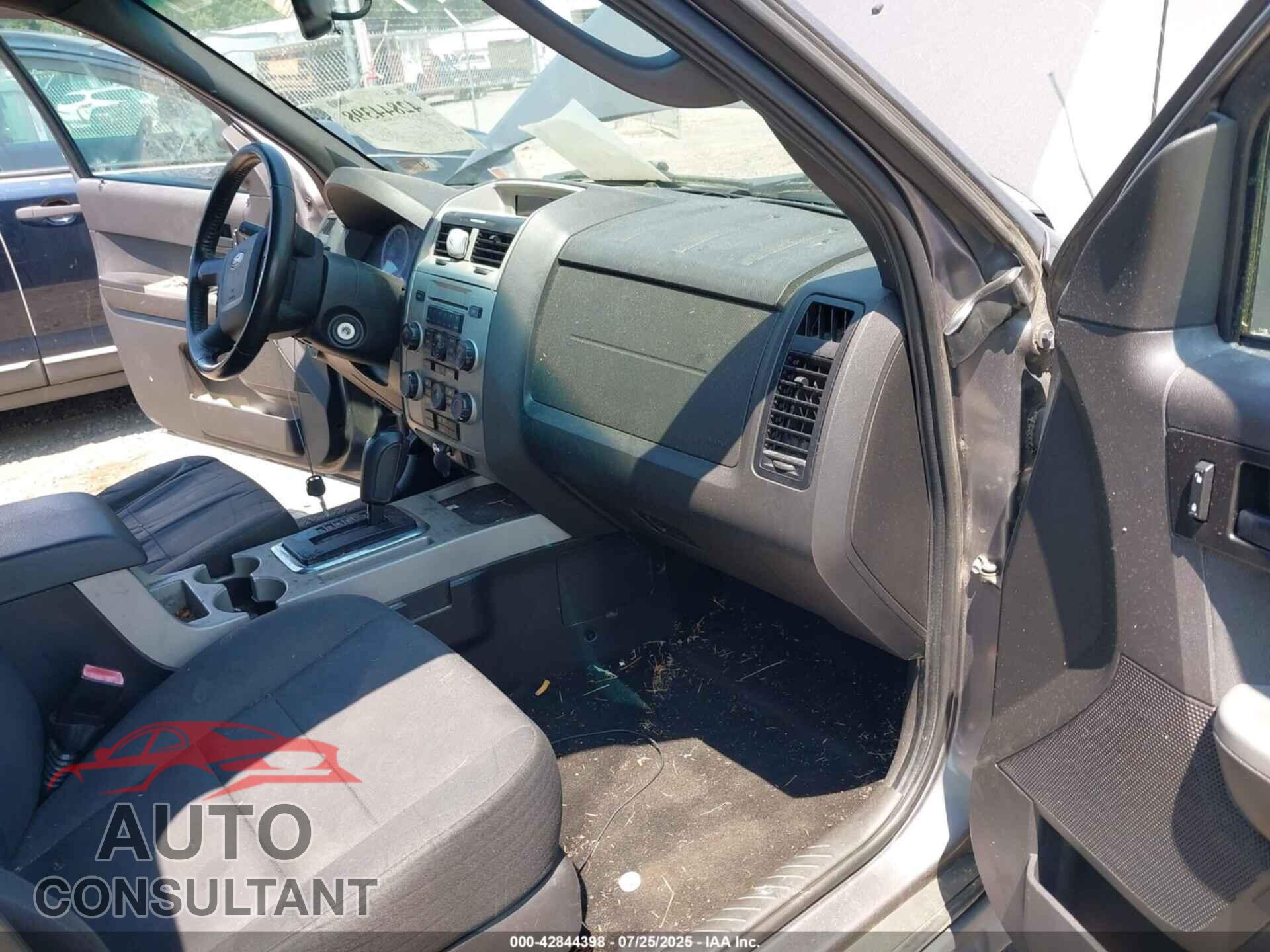 FORD ESCAPE 2011 - 1FMCU9D79BKC11522