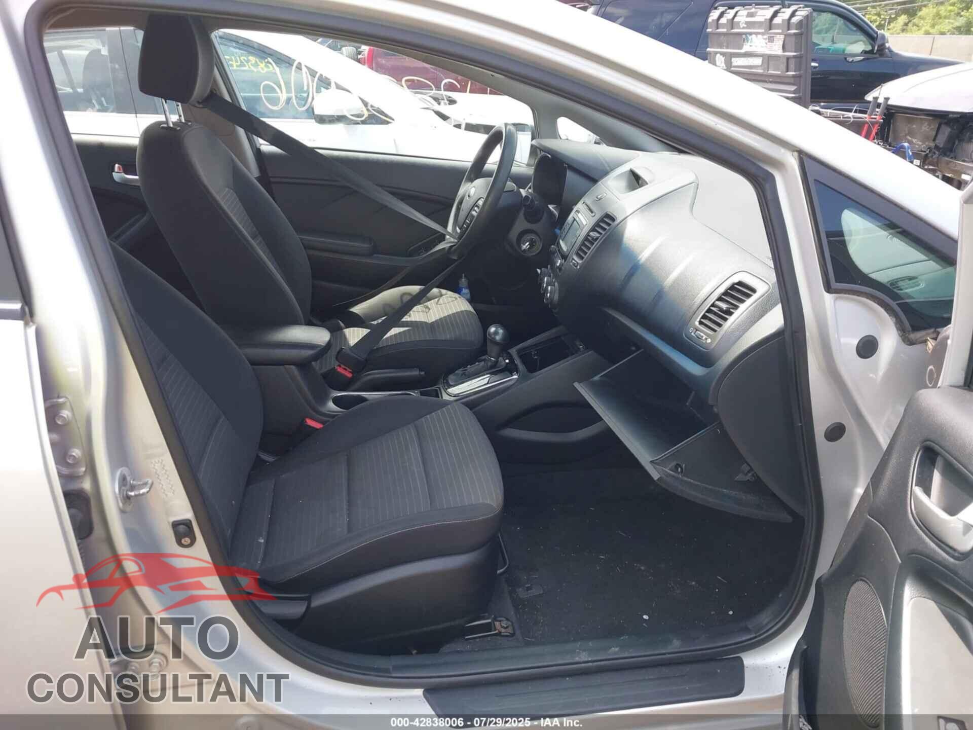 KIA FORTE 2017 - 3KPFL4A74HE006052