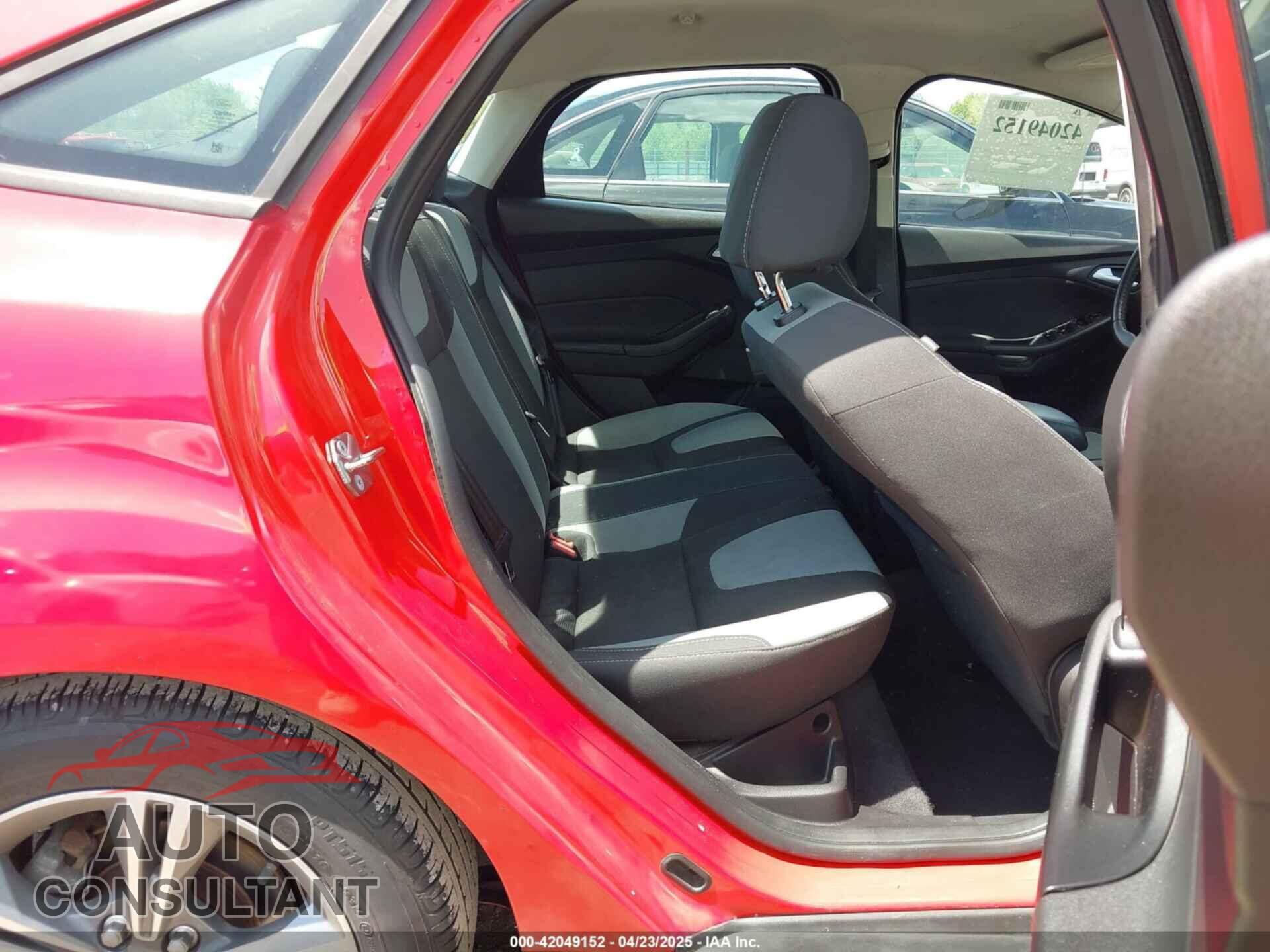 FORD FOCUS 2014 - 1FADP3F27EL446519