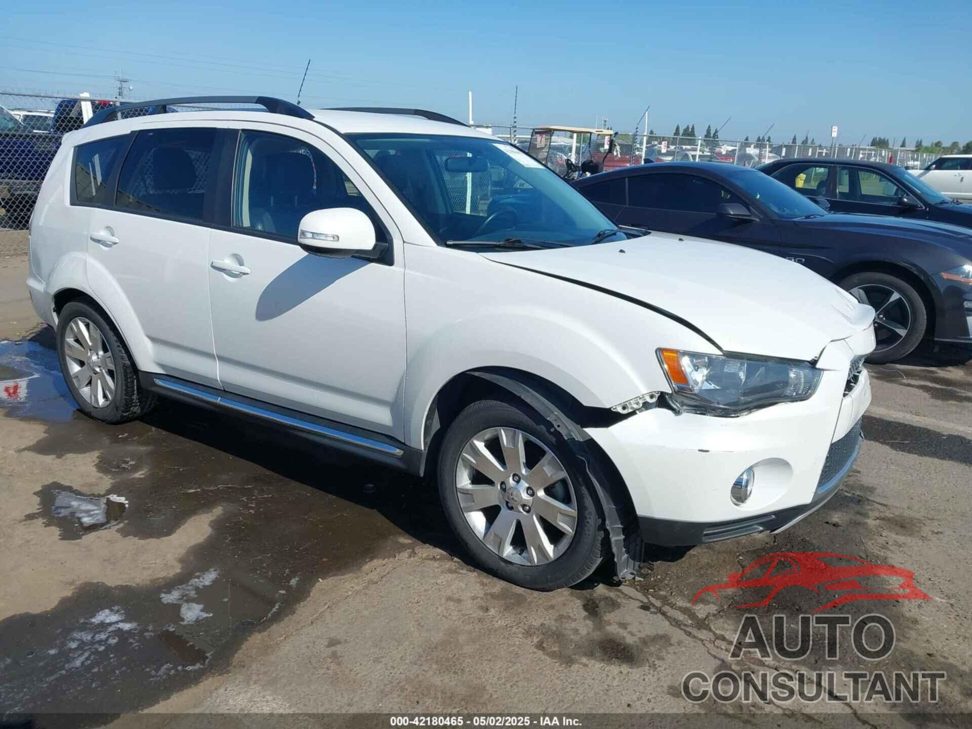 MITSUBISHI OUTLANDER 2013 - JA4JT3AW7DU020366