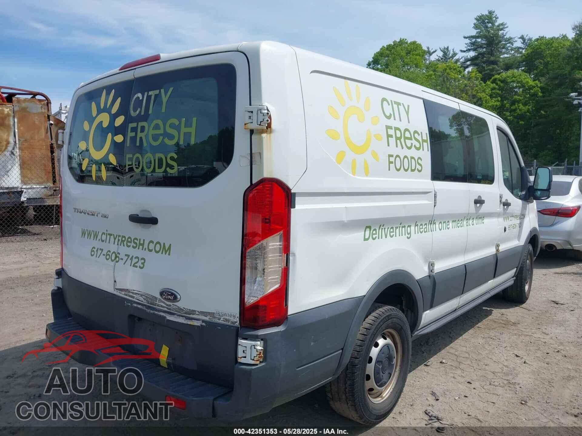FORD TRANSIT-150 2015 - 1FTNE1ZM8FKB17731