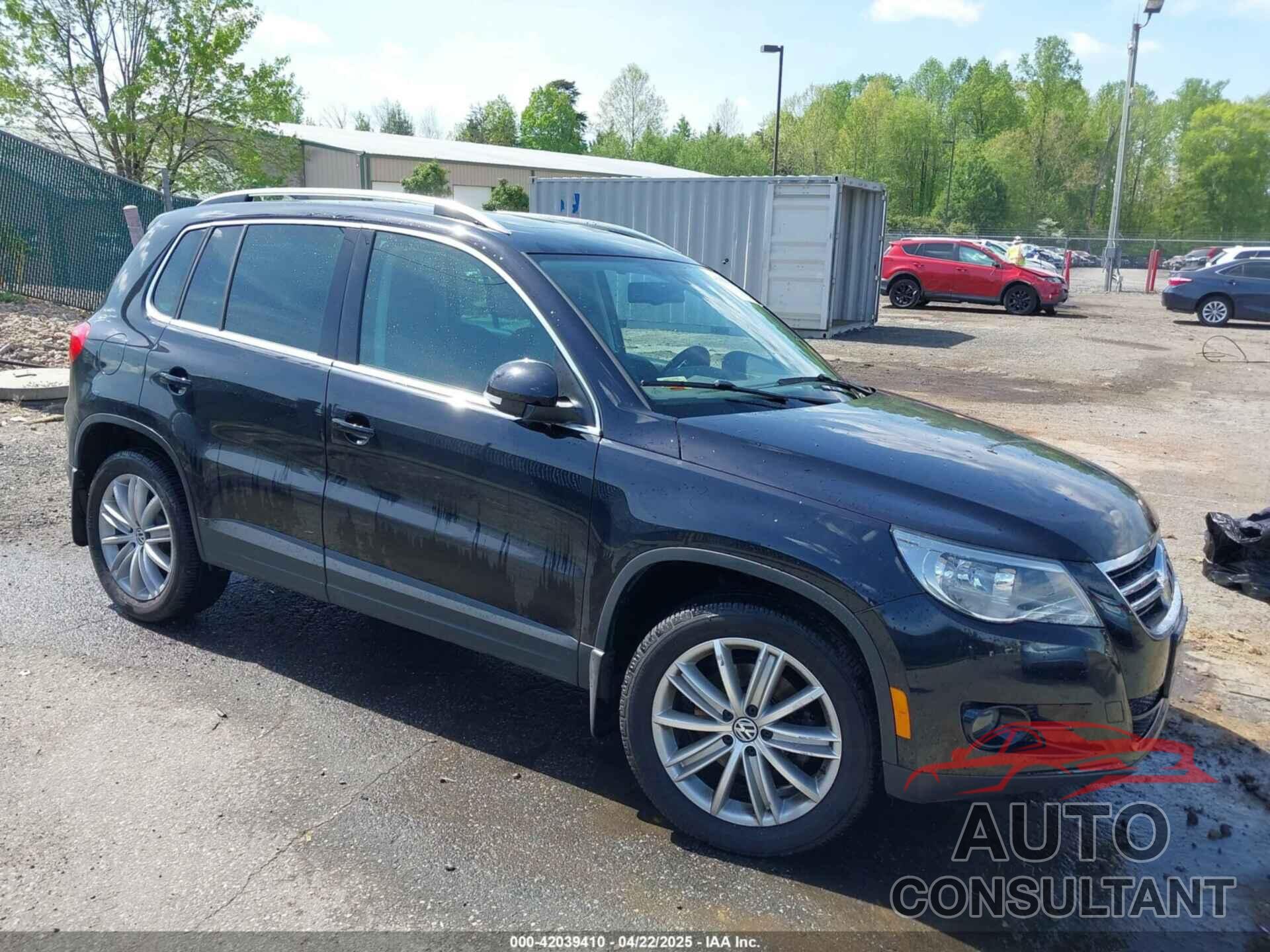VOLKSWAGEN TIGUAN 2011 - WVGBV7AX0BW511394