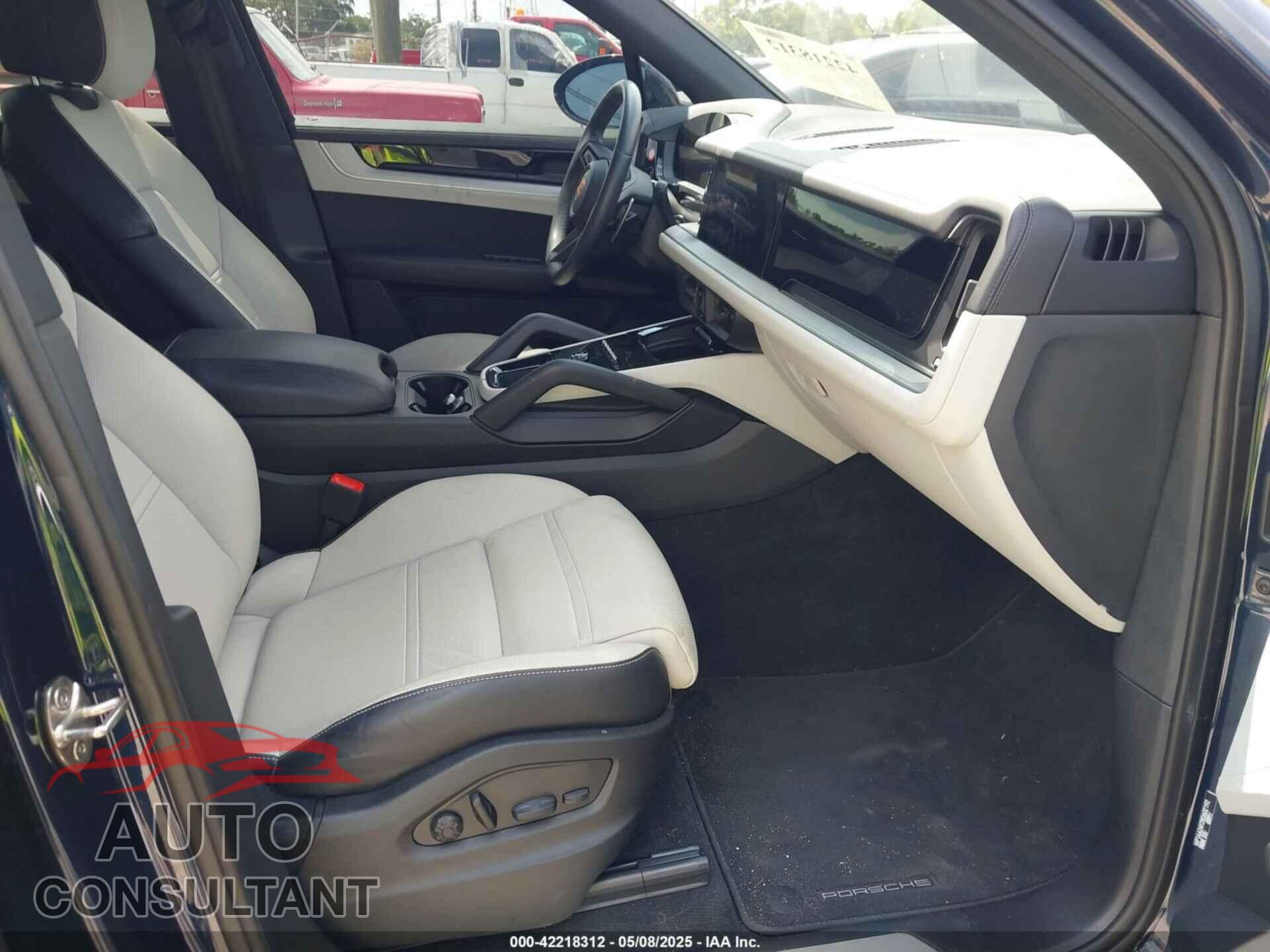 PORSCHE CAYENNE 2024 - WP1AA2AY2RDA02192