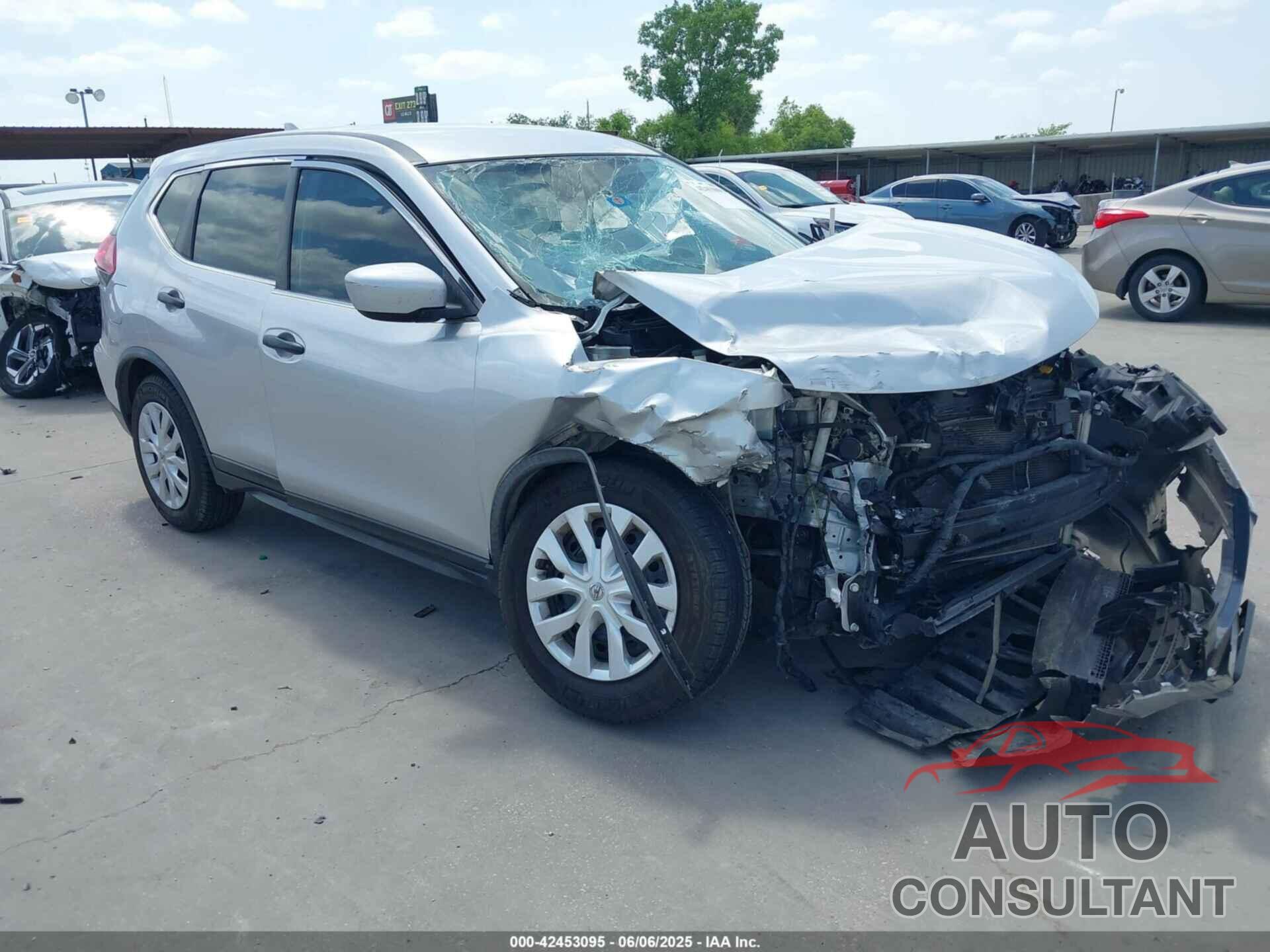 NISSAN ROGUE 2018 - KNMAT2MT9JP555517