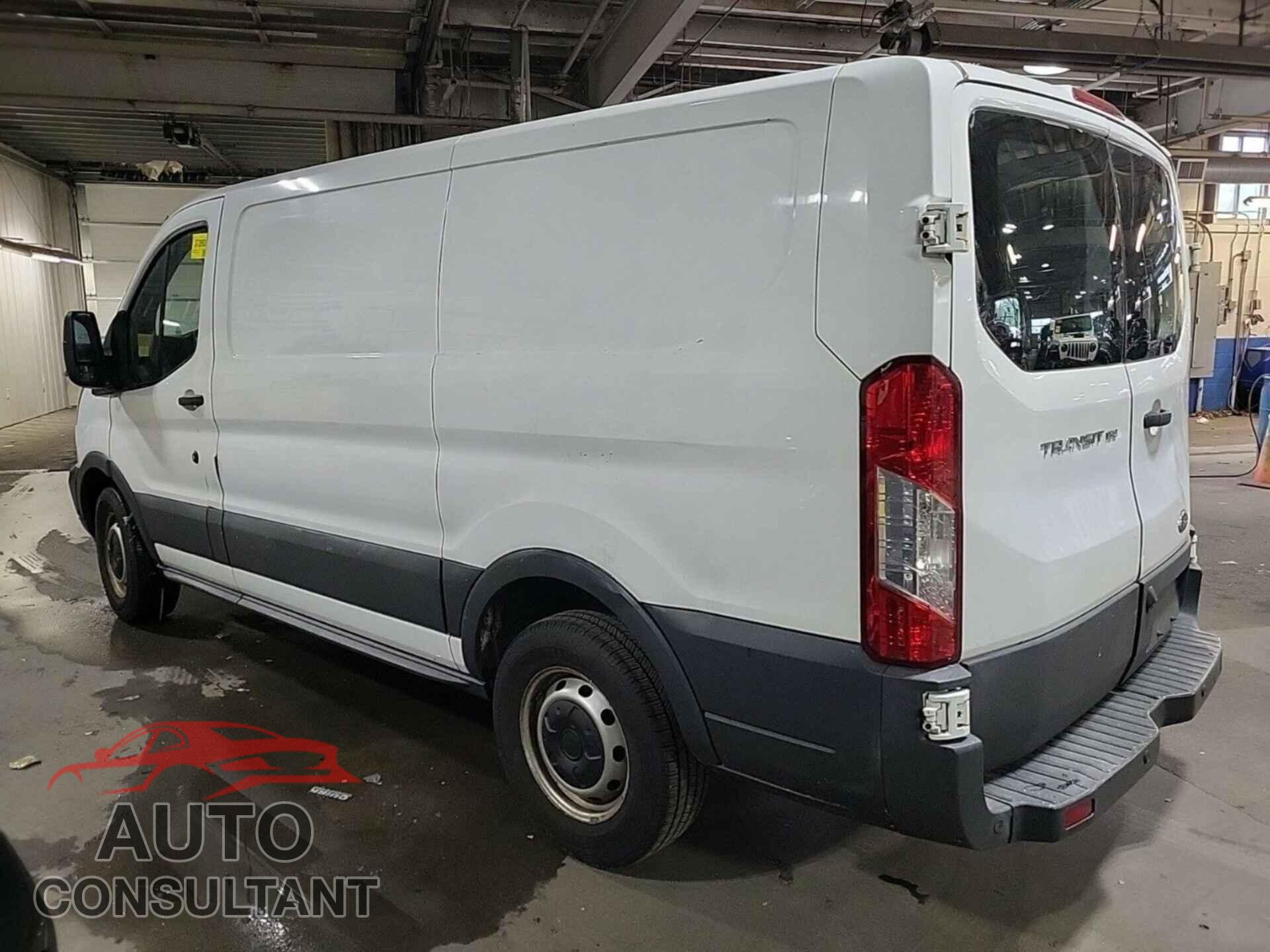 FORD TRANSIT-150 2017 - 1FTYE1YM9HKA82523
